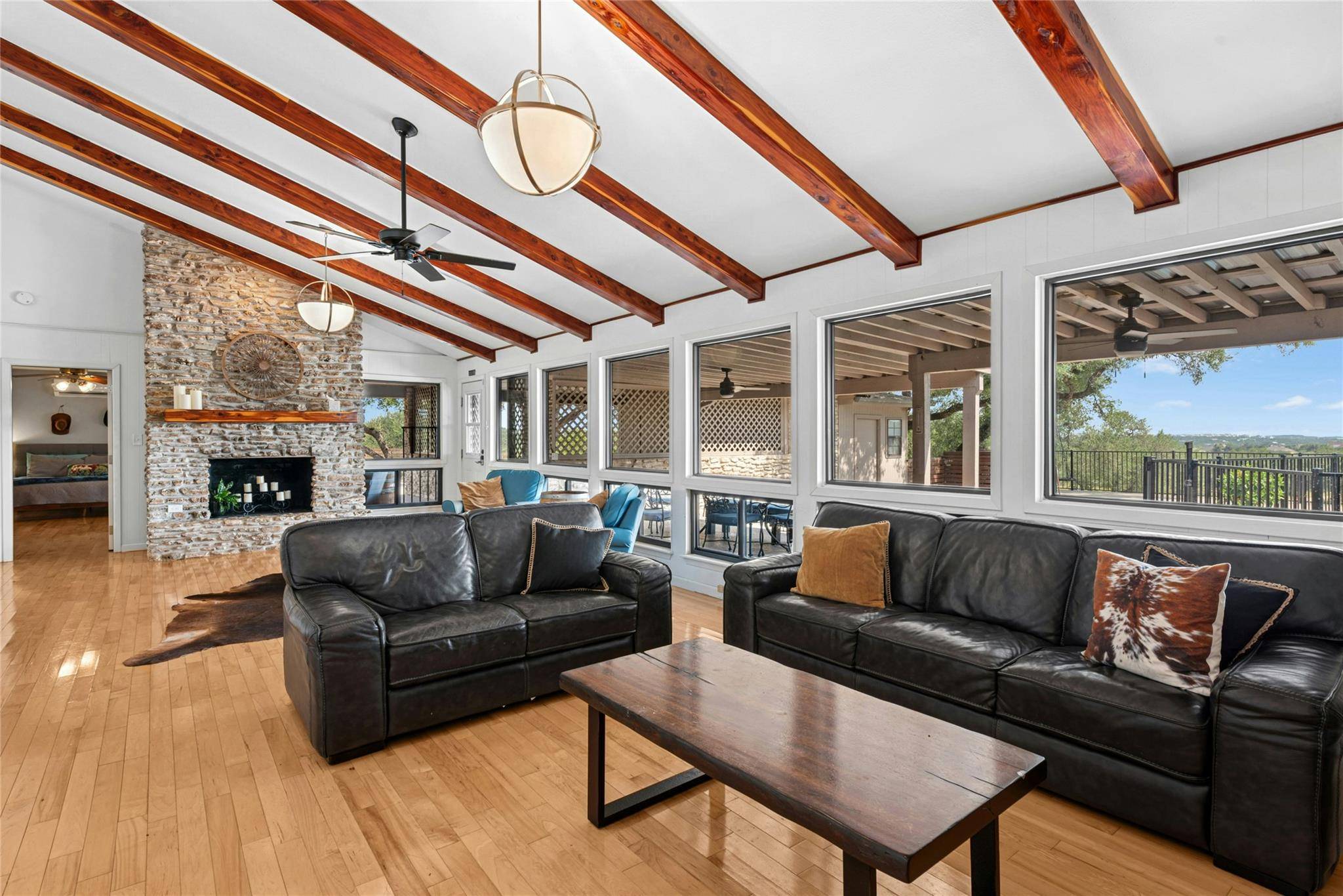 110 Longhorn LN, Dripping Springs, TX 78620