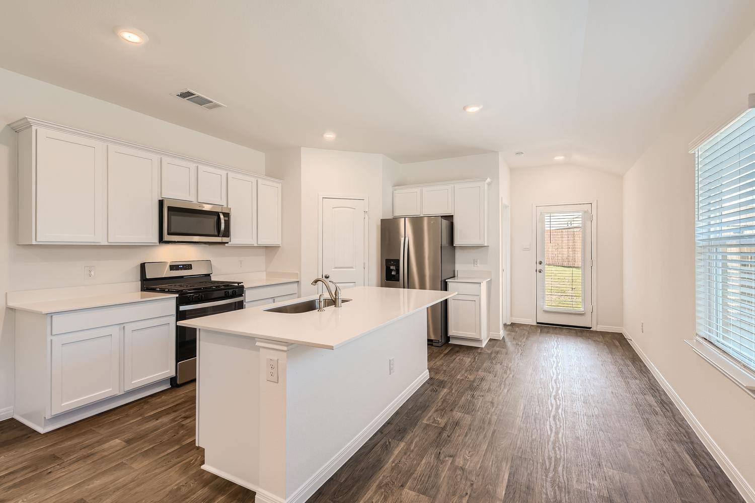 508 Gladiola LOOP, Kyle, TX 78640