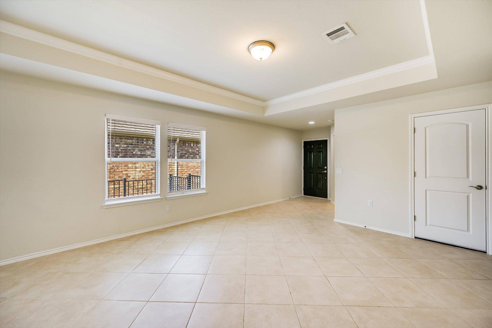 421 Holiday Creek LN, Georgetown, TX 78633