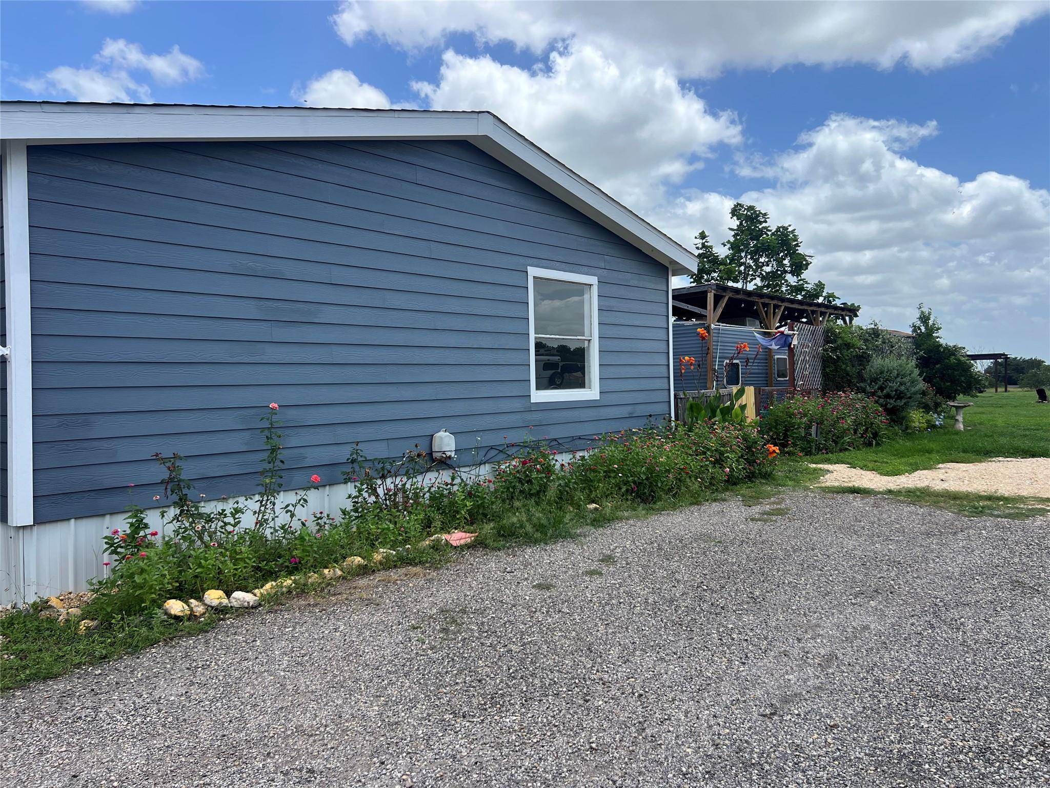 330 Grandview DR, San Marcos, TX 78666