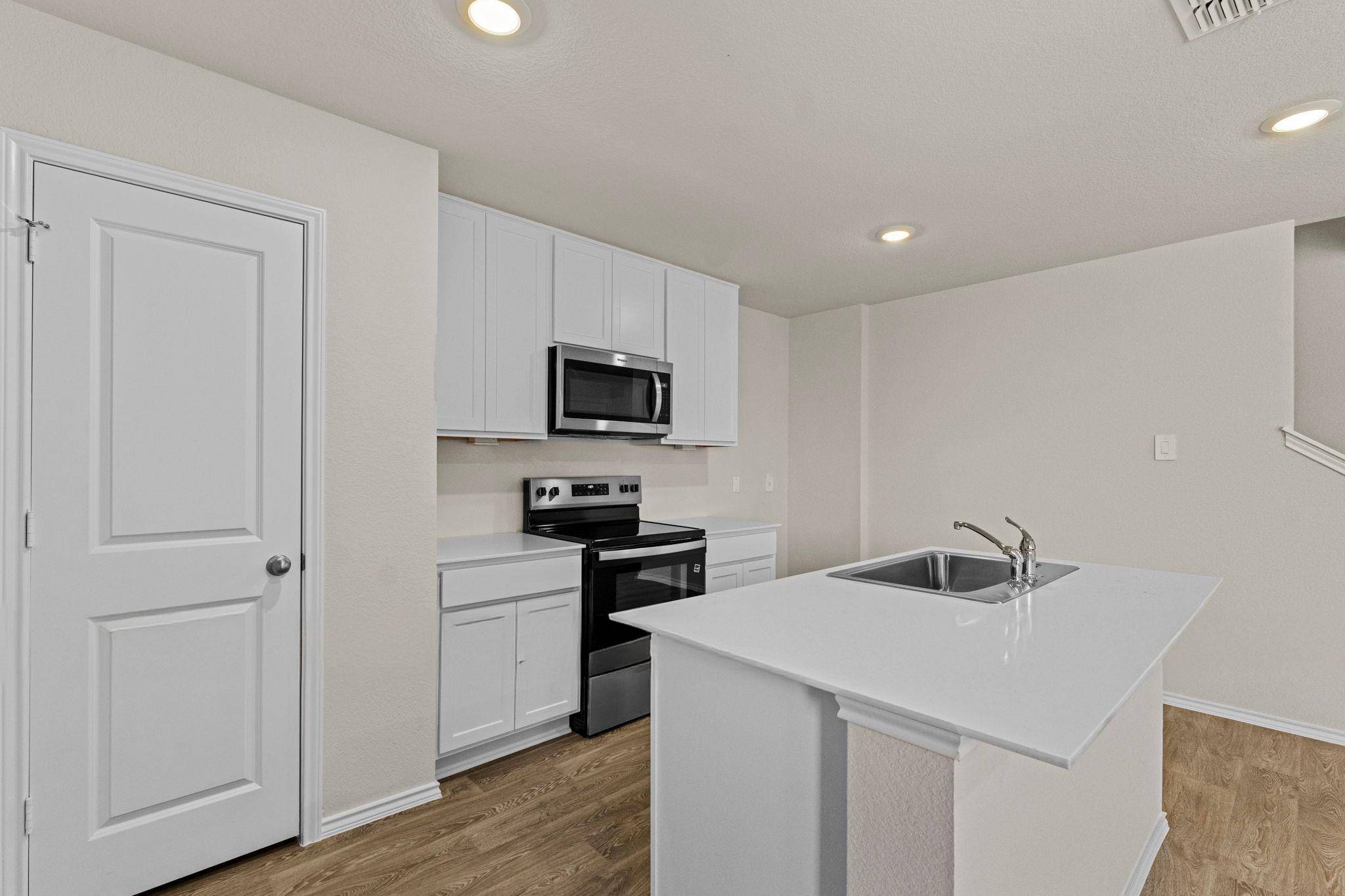 2117 Windflower LN, Luling, TX 78648
