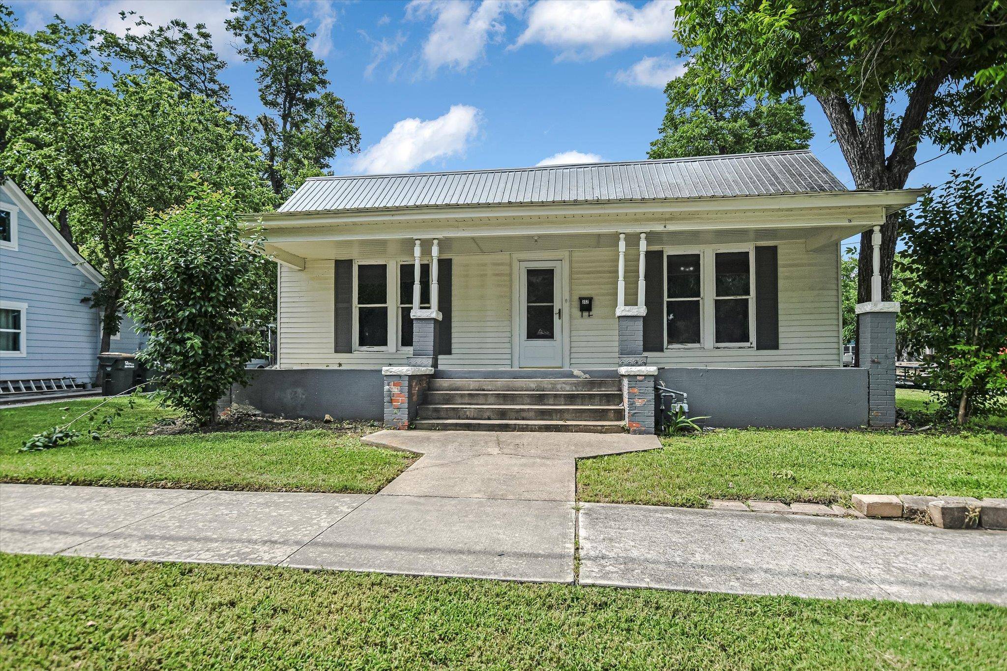 312 W 10th ST, Georgetown, TX 78626
