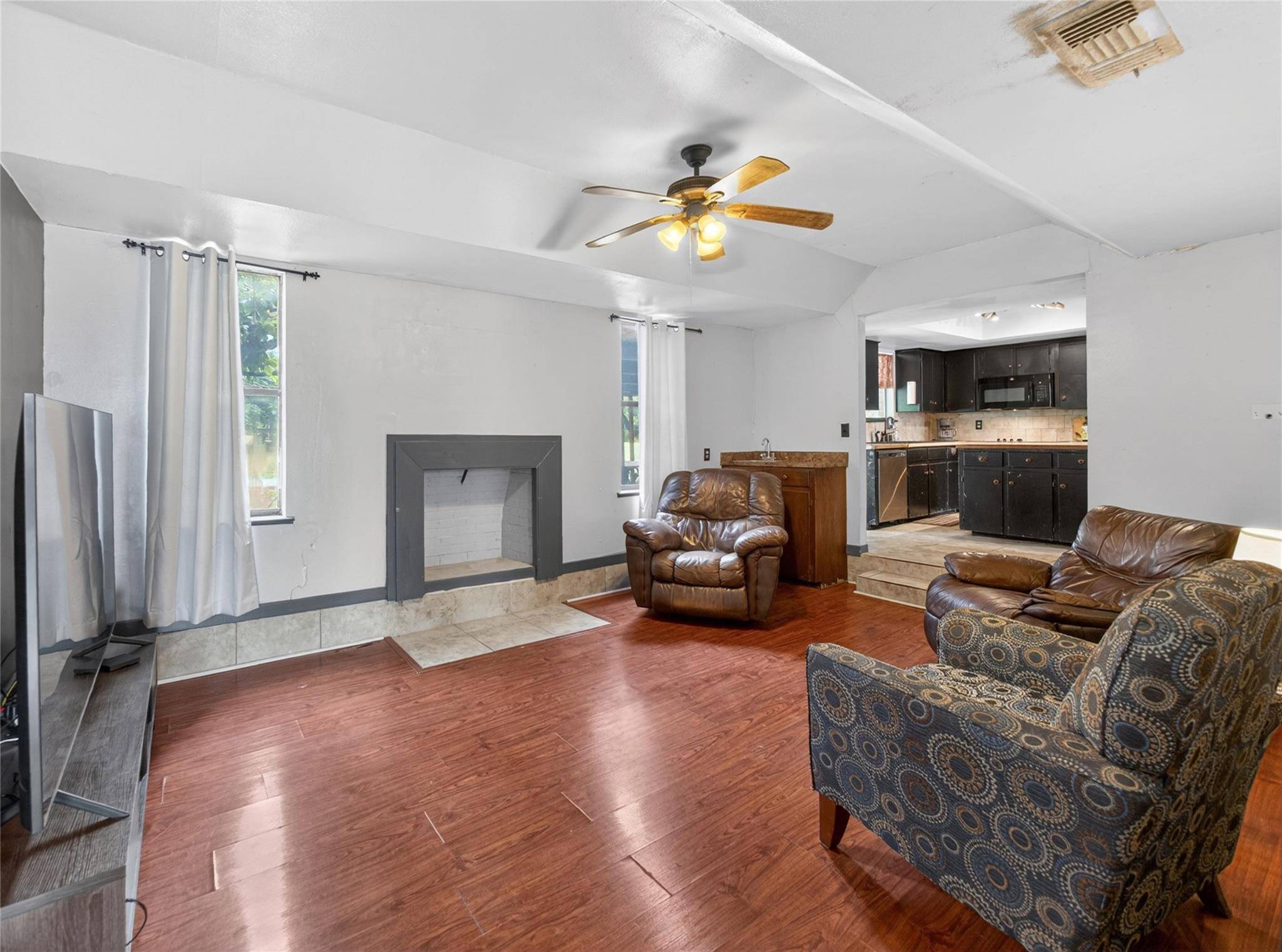 1405 Southwood Hills DR, Taylor, TX 76574
