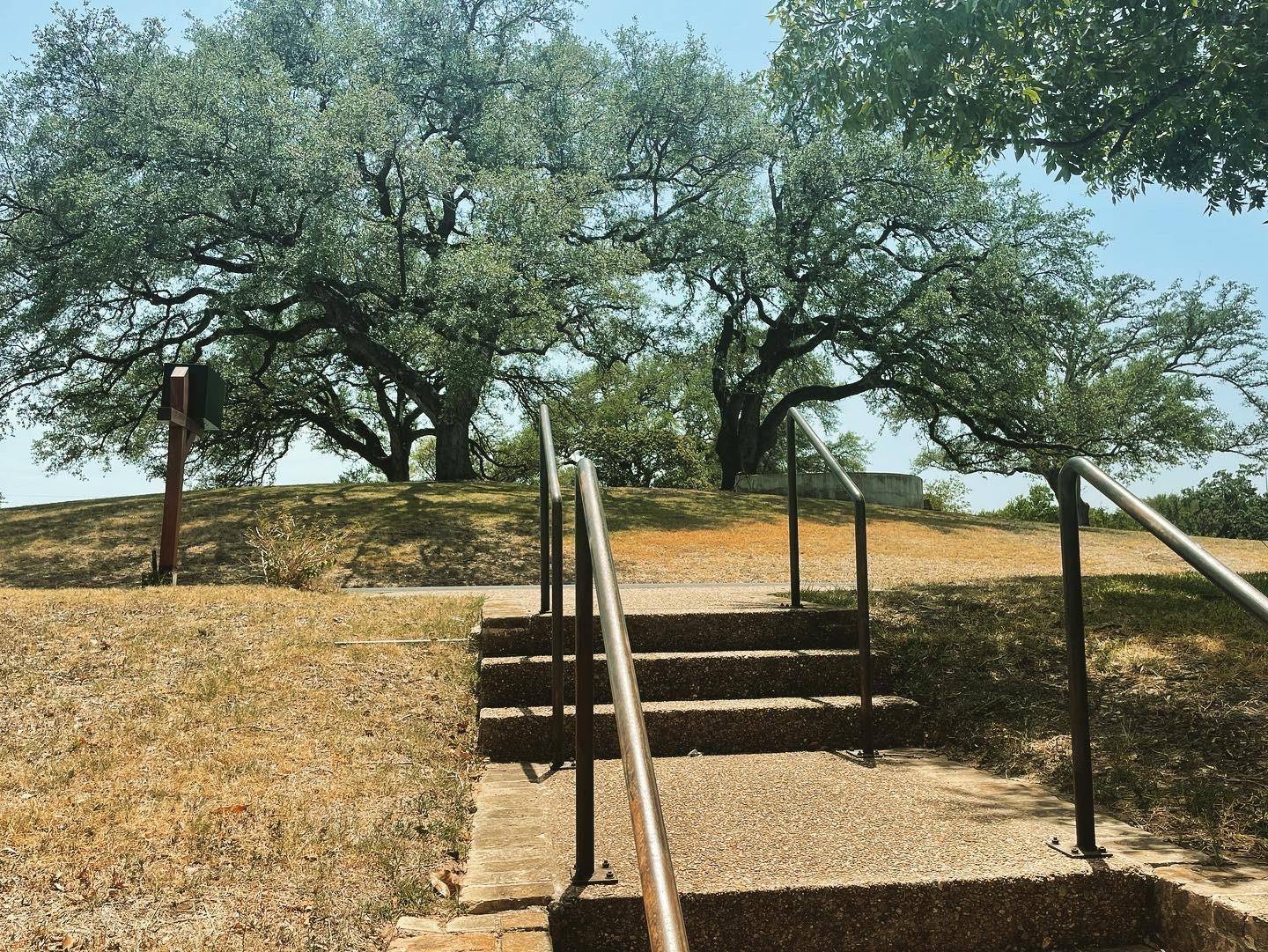 1706 Windoak DR, Austin, TX 78741