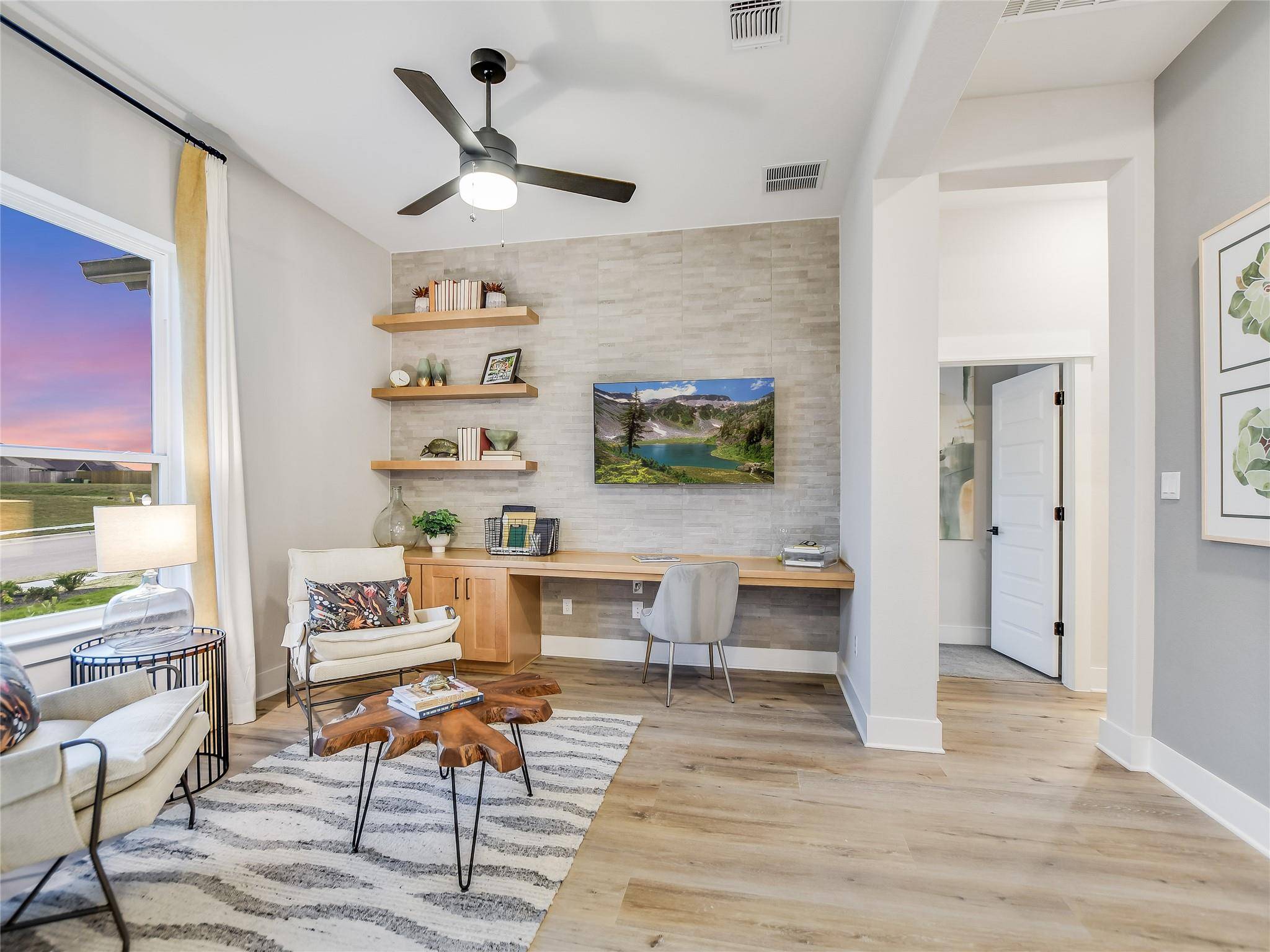 201 Retha DR, Dripping Springs, TX 78620
