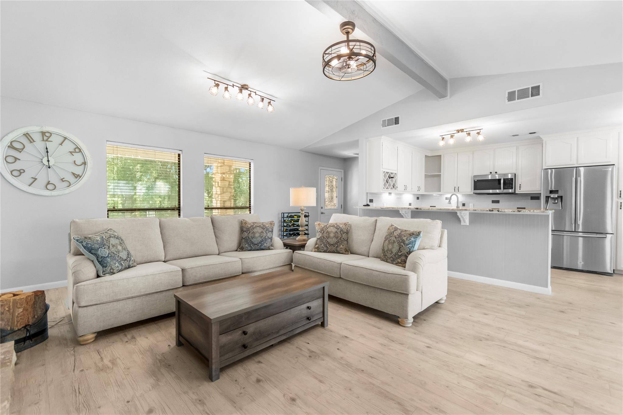 210 Teeoff #B, Horseshoe Bay, TX 78657