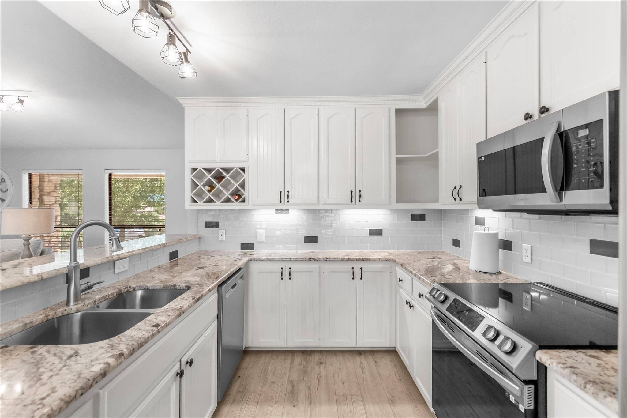 210 Teeoff #B, Horseshoe Bay, TX 78657