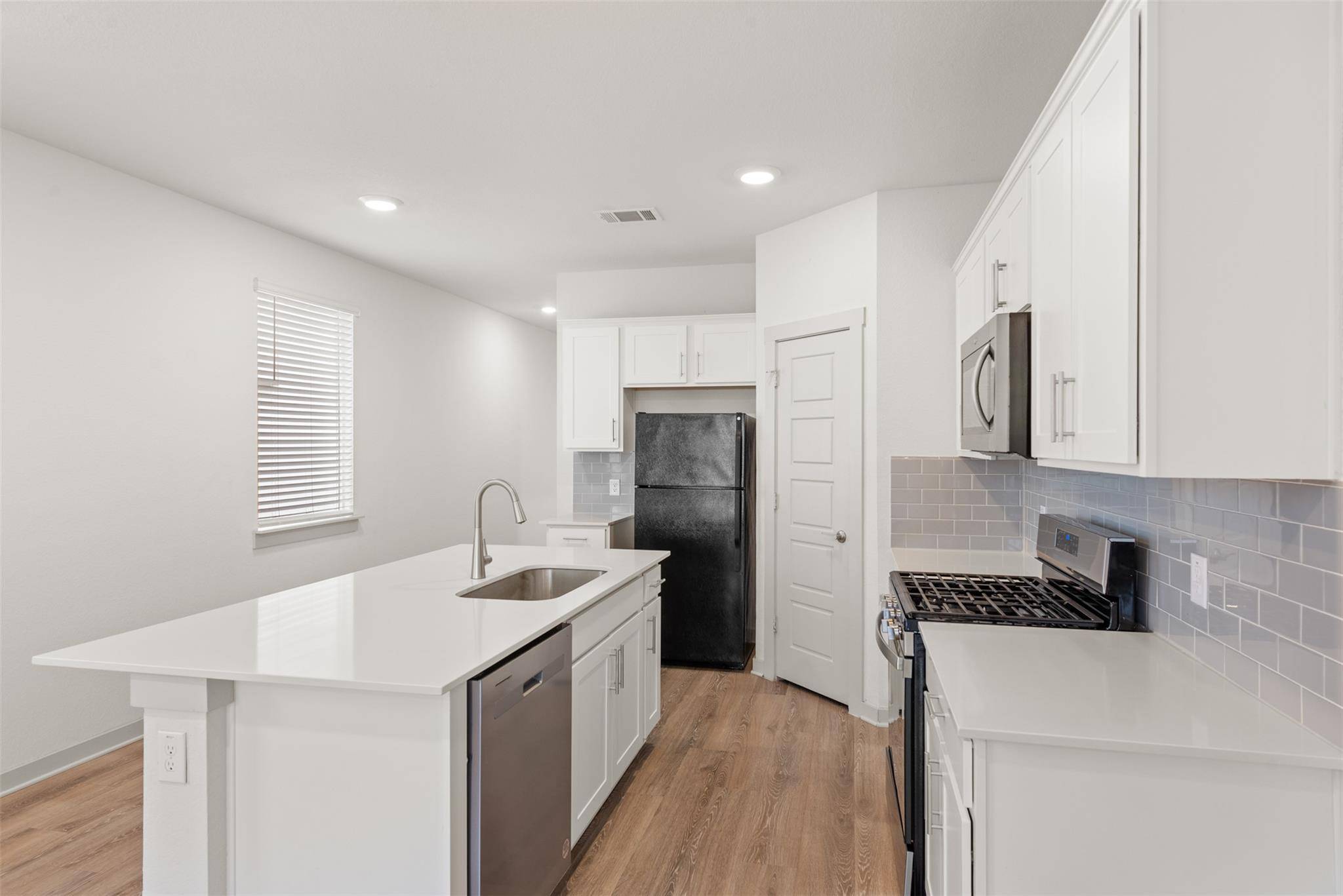 328 Fairfax Ave, San Marcos, TX 78666