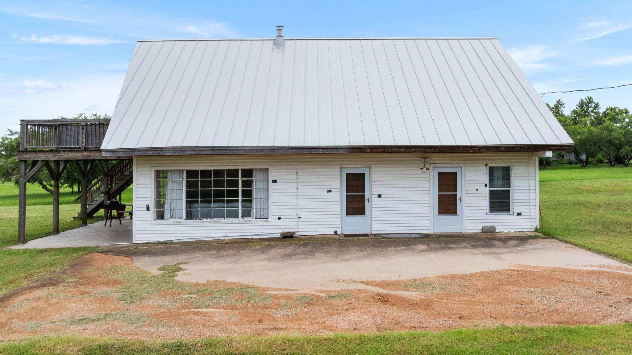 132 Blue Bird LN, Tow, TX 78657