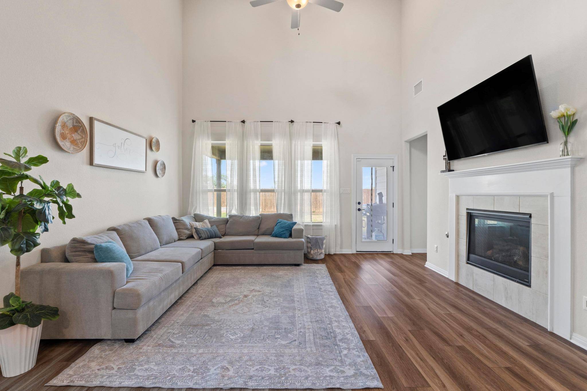 251 Zuma DR, Liberty Hill, TX 78642