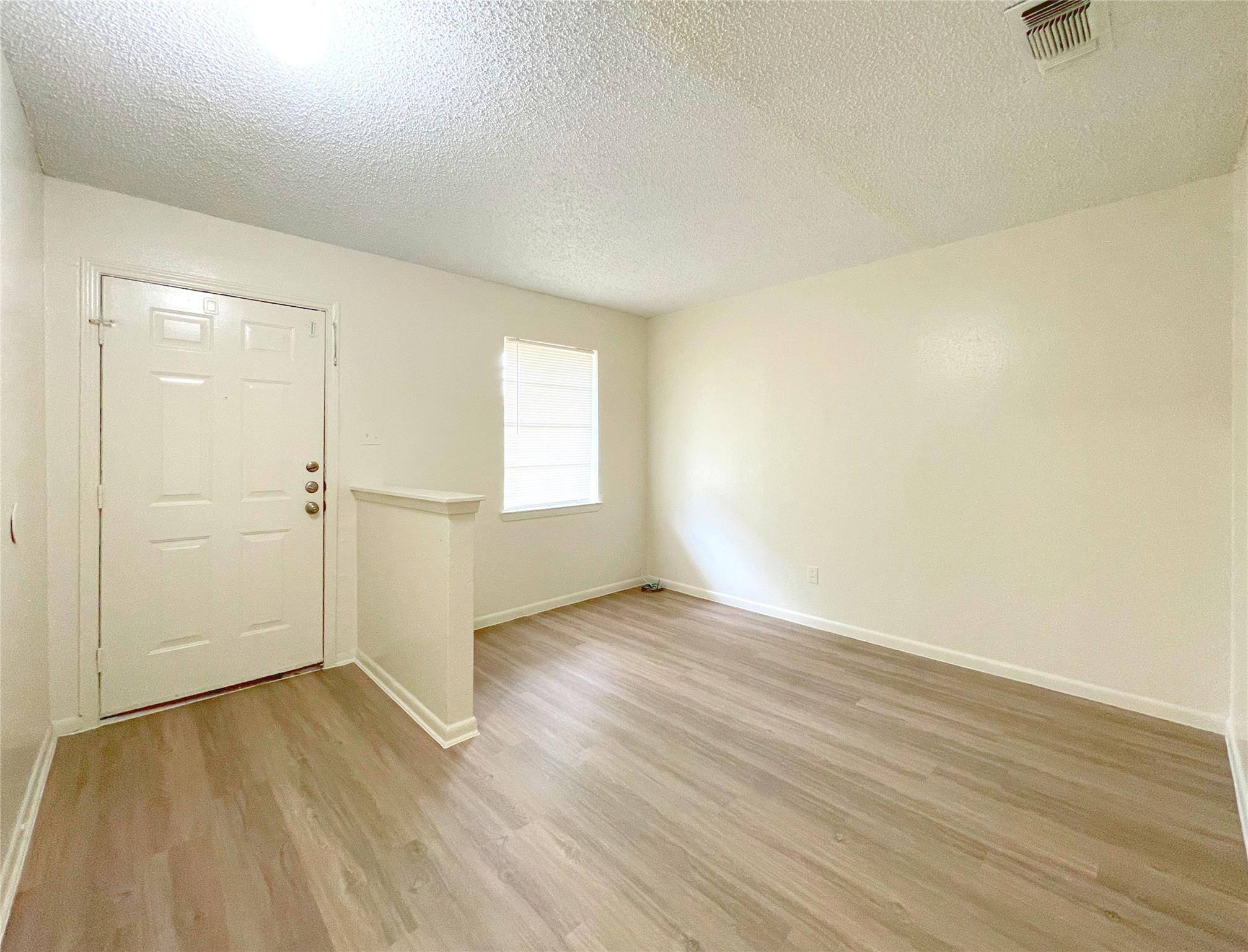 904 N Meadows DR #D, Austin, TX 78758