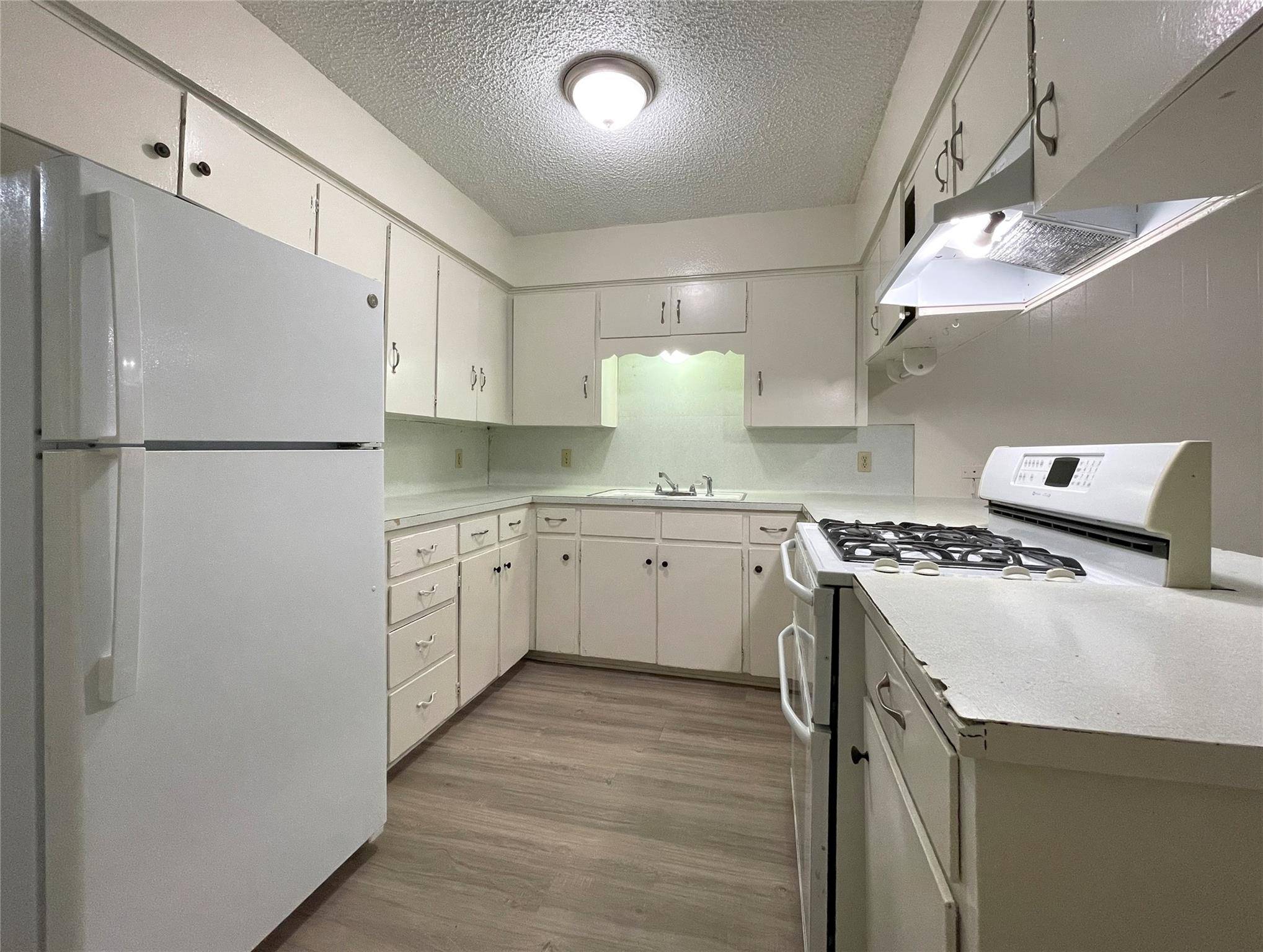 904 N Meadows DR #D, Austin, TX 78758