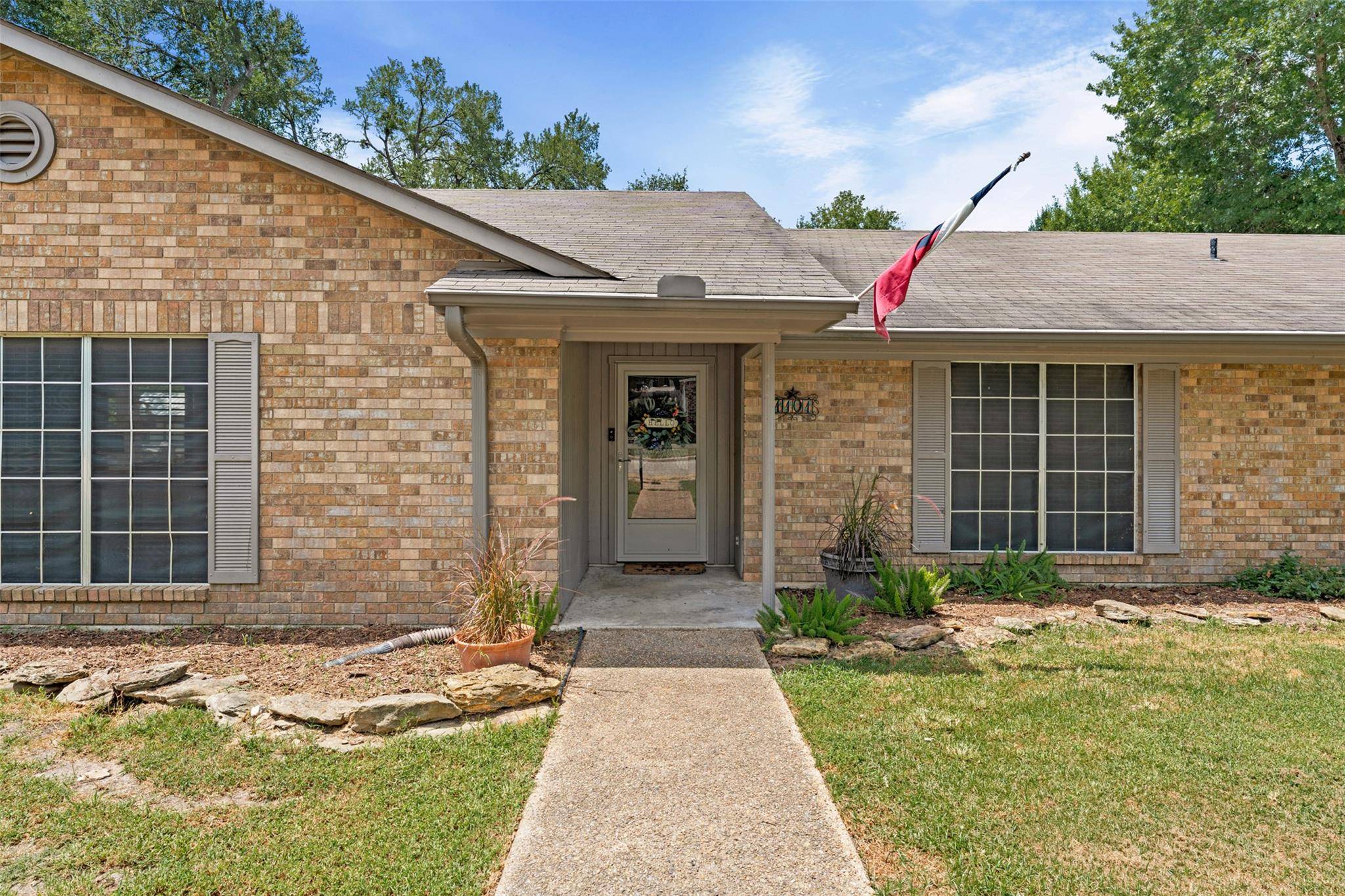 1101 E 19th ST, Cameron, TX 76520