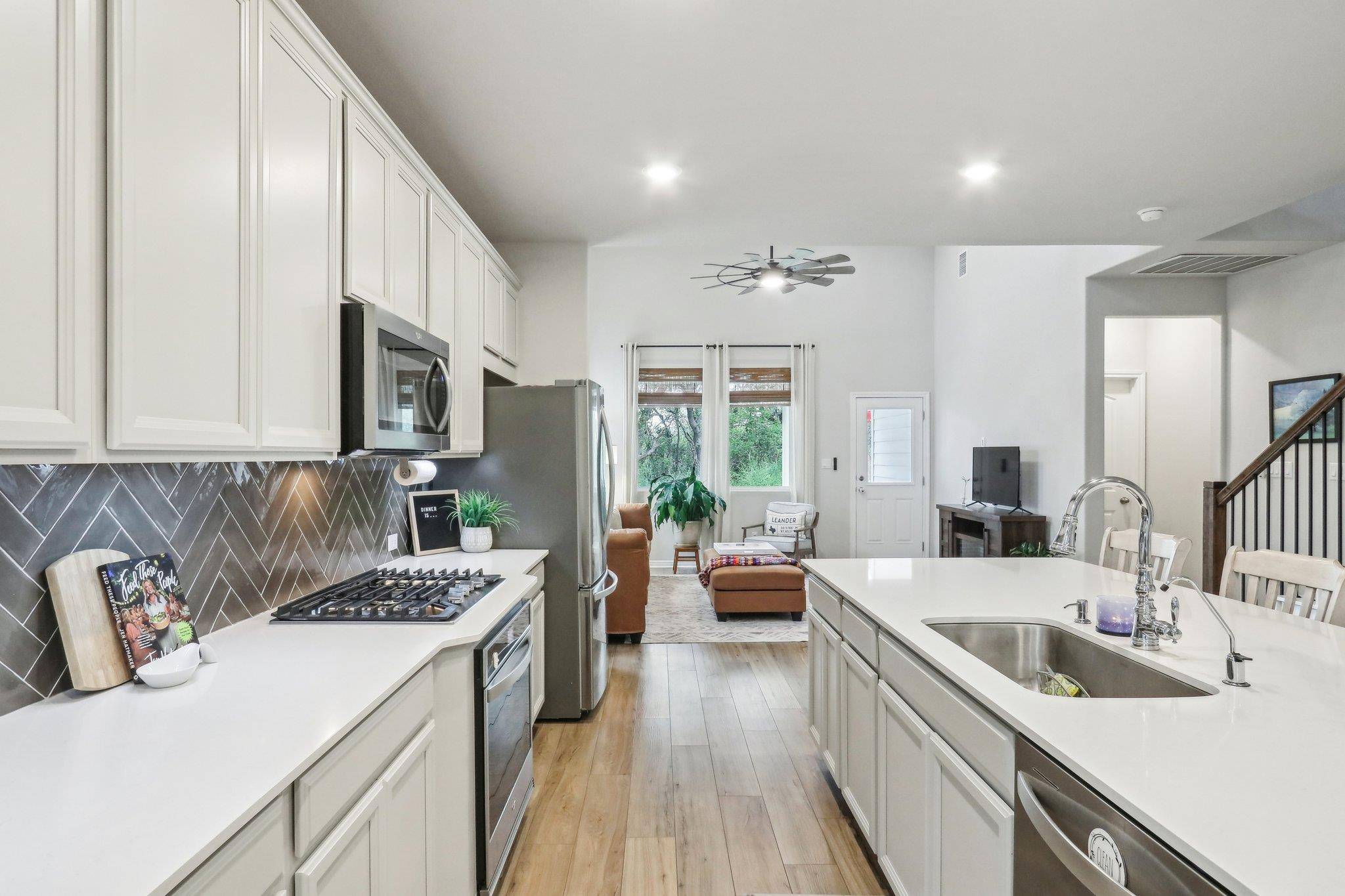 2024 Cantonata DR, Leander, TX 78641