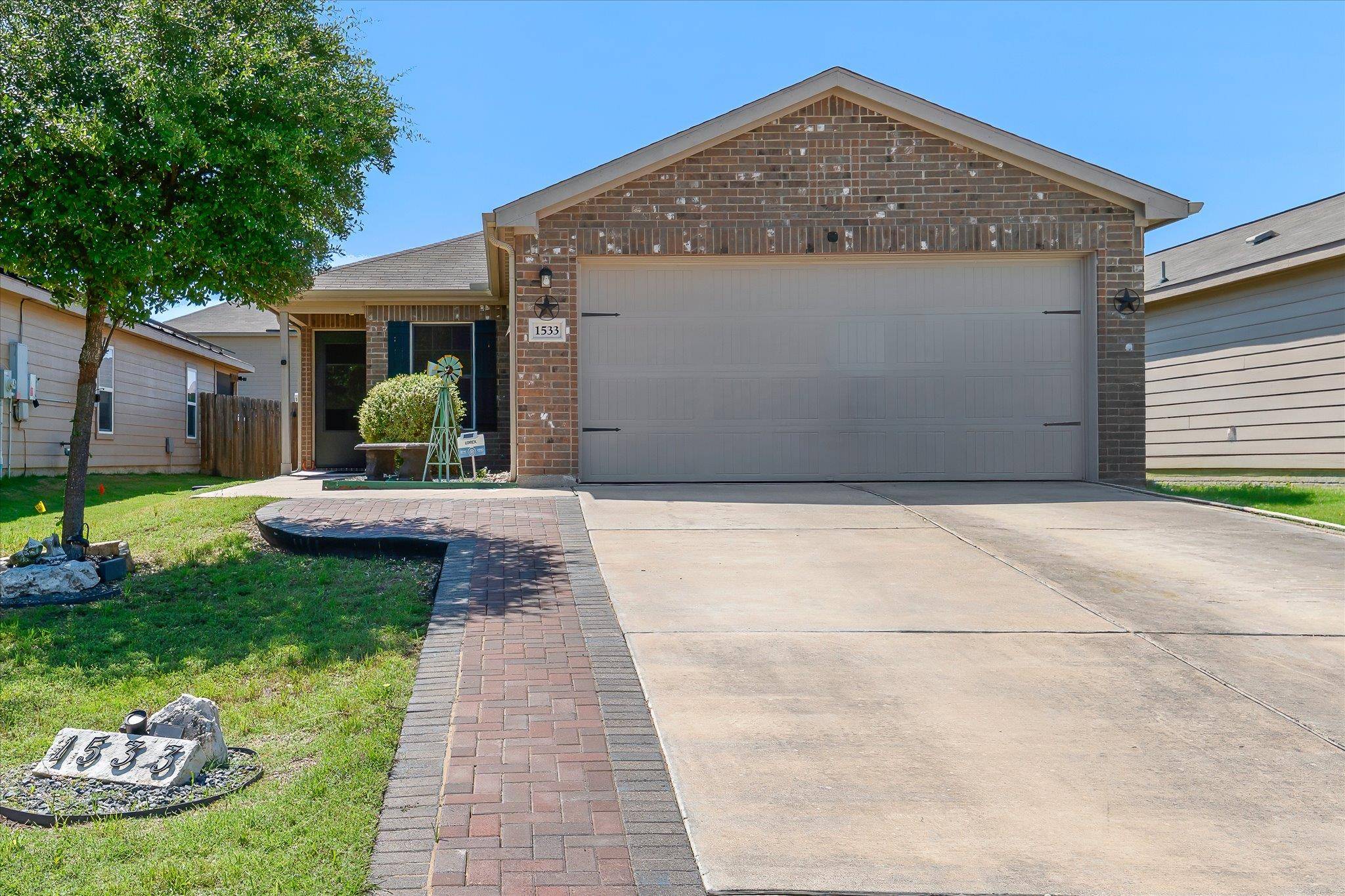 1533 Breanna LN, Kyle, TX 78640
