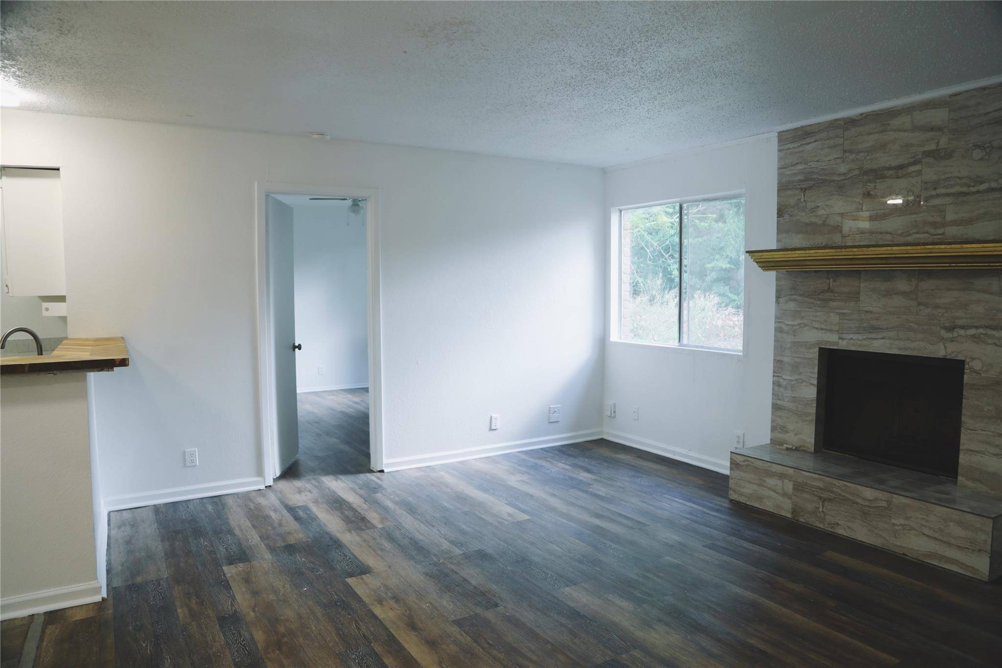 9906 Hundred Oaks CIR #B, Austin, TX 78750