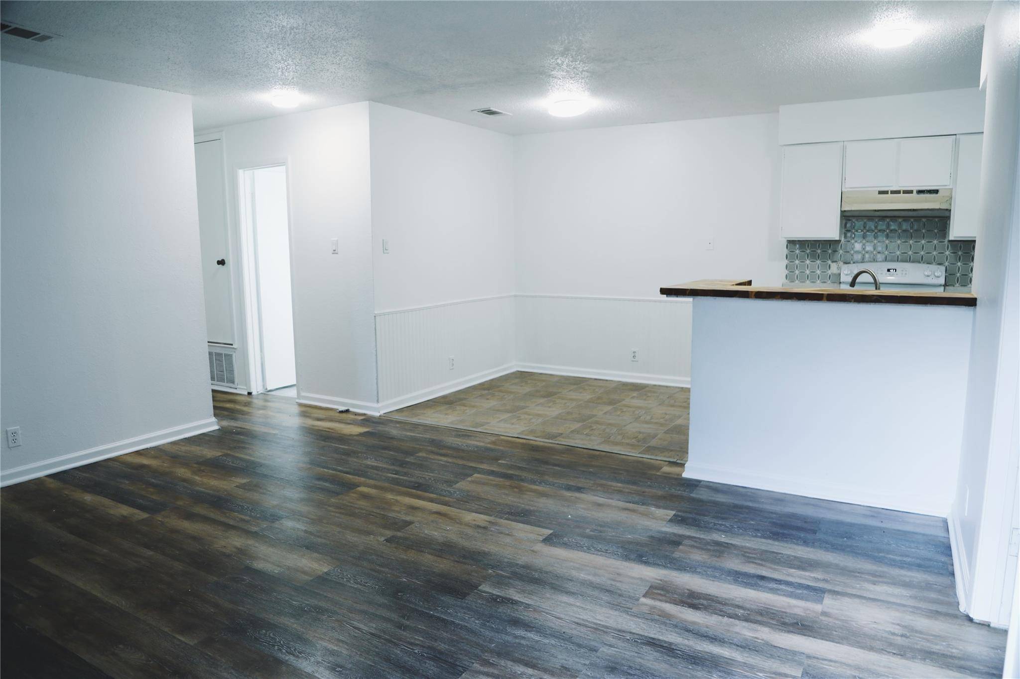 9906 Hundred Oaks CIR #B, Austin, TX 78750