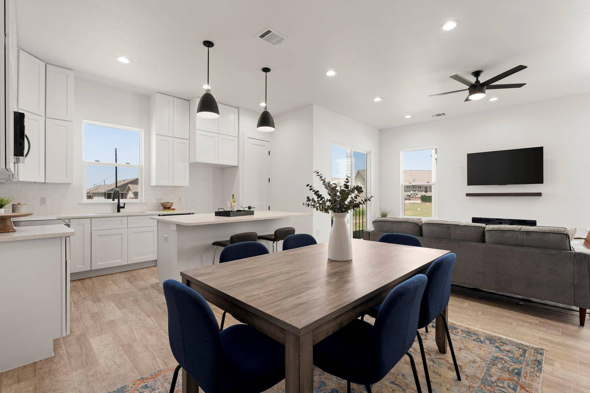 136 Lourdes CT #B, Dripping Springs, TX 78620