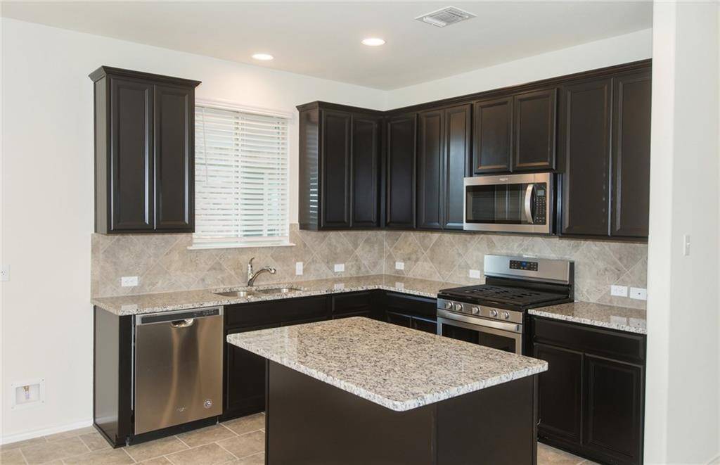 1002 McCormick CV, Hutto, TX 78634