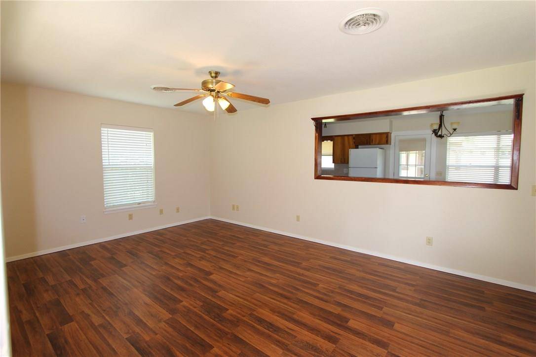 1108 Haysel ST, Bastrop, TX 78602