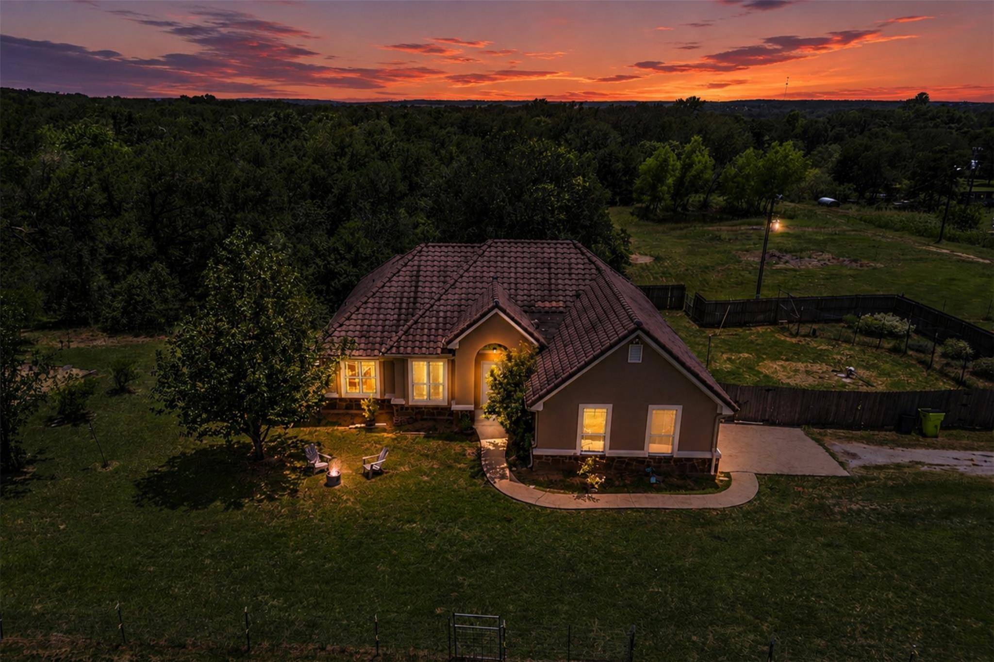 437 Balch RD, Elgin, TX 78621