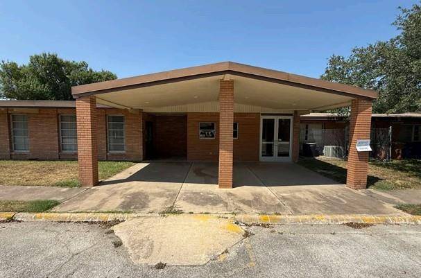 908 Old Koenig LN, Austin, TX 78756