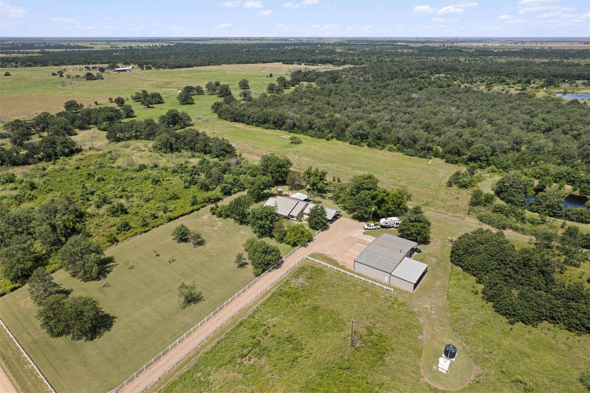 1172 County Road 418, Thorndale, TX 76577