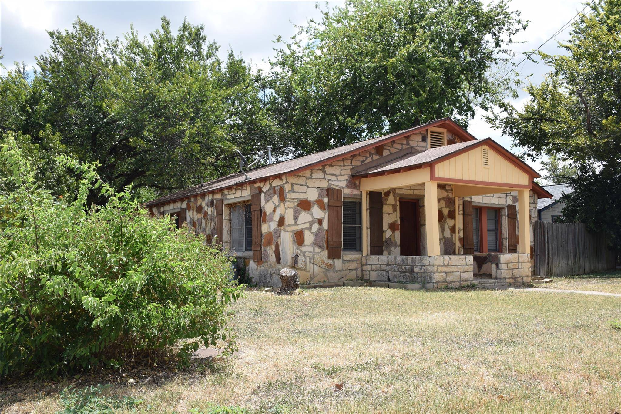 1601 S Pine ST, Georgetown, TX 78626