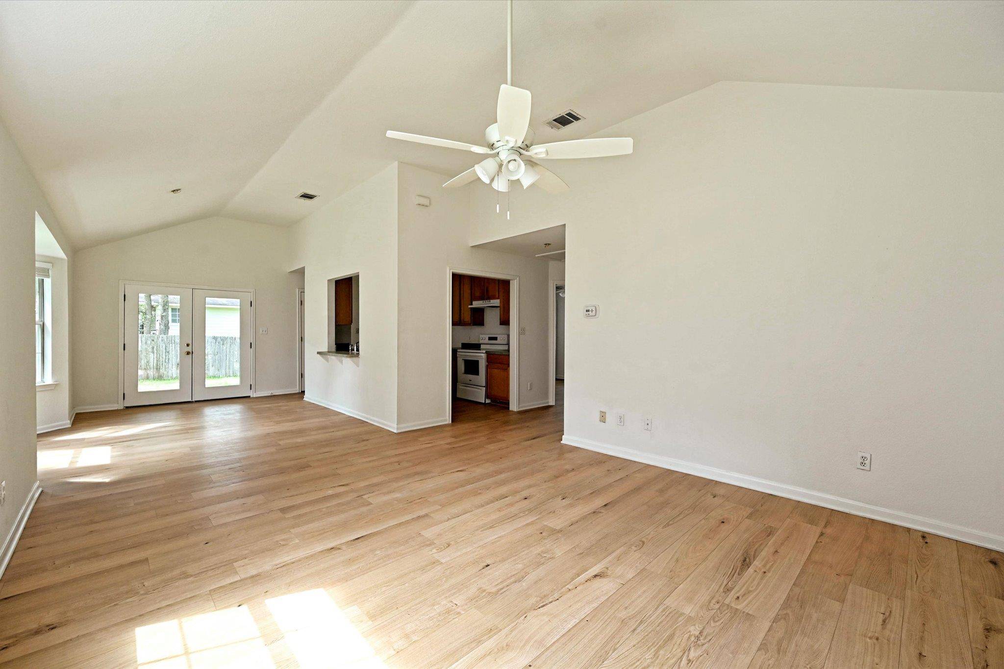 108 N Mockingbird CIR, Cedar Creek, TX 78612