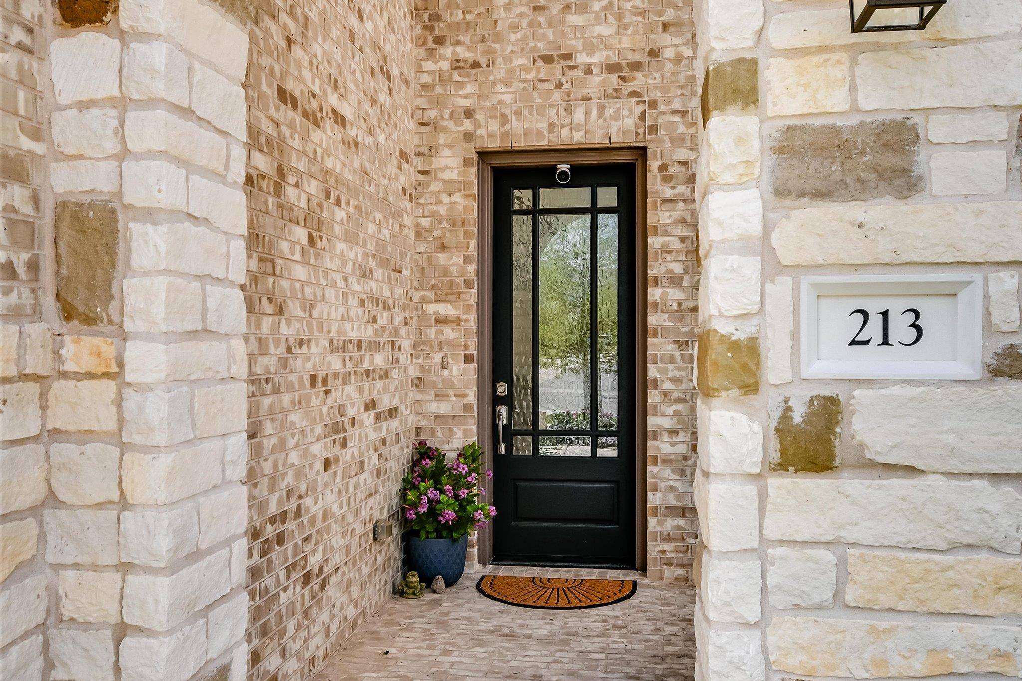 213 Kingsland ST, Georgetown, TX 78633
