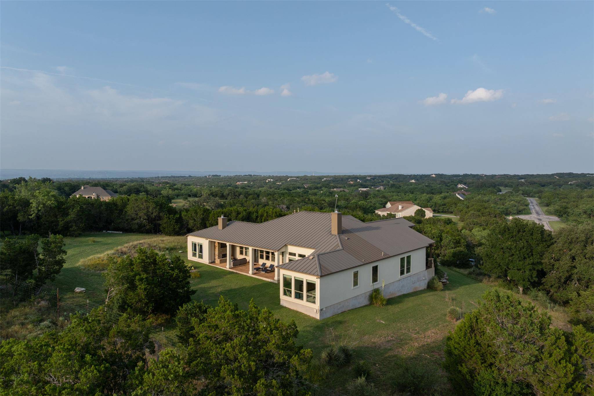 119 Creekside TRL, Spicewood, TX 78669