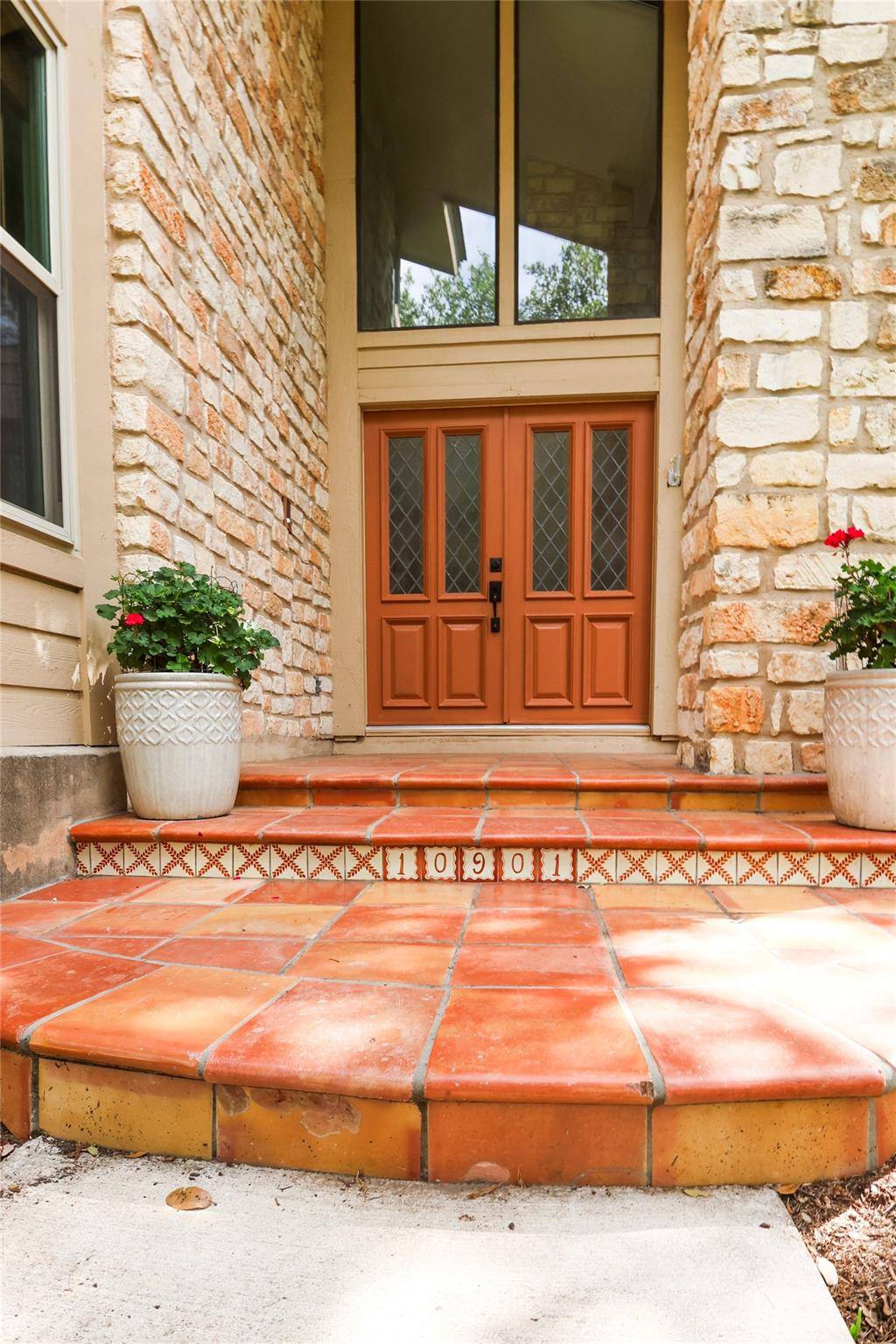 10901 Country Knoll KNLS, Austin, TX 78750