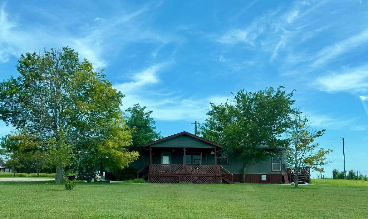 81 Roots RD, Martindale, TX 78655