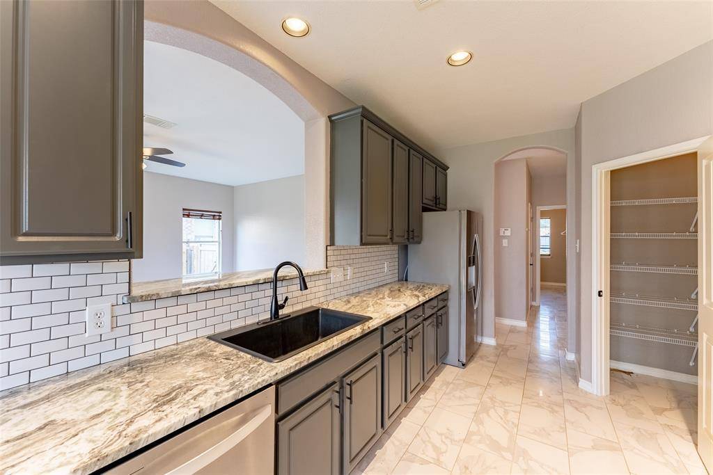 119 Emory Fields DR, Hutto, TX 78634