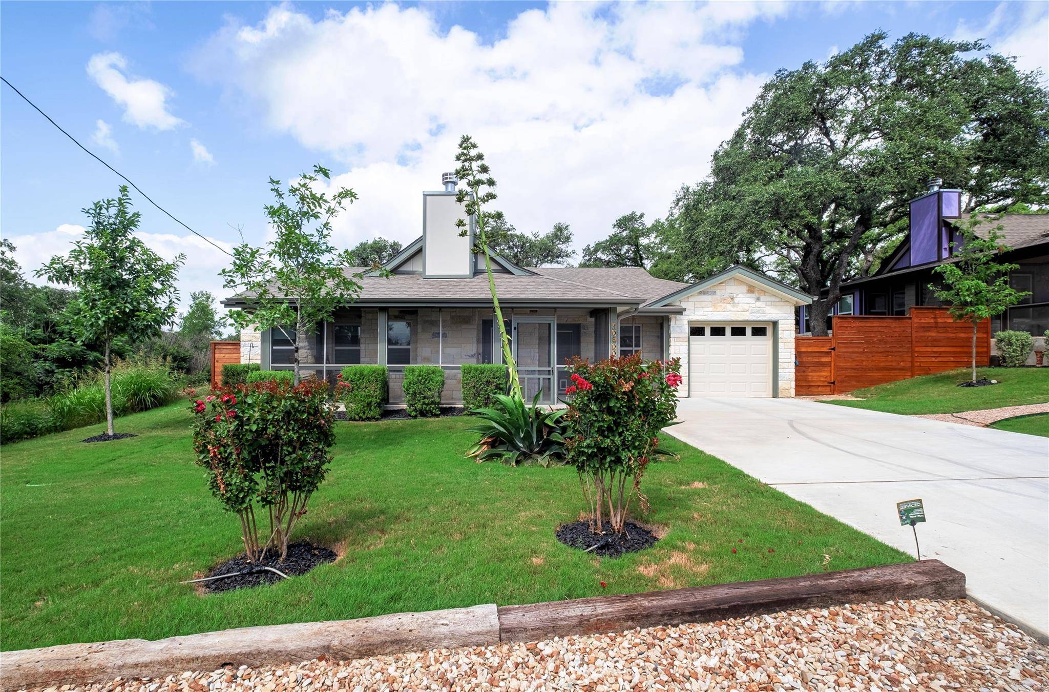 10500 W Lakeview DR, Jonestown, TX 78645