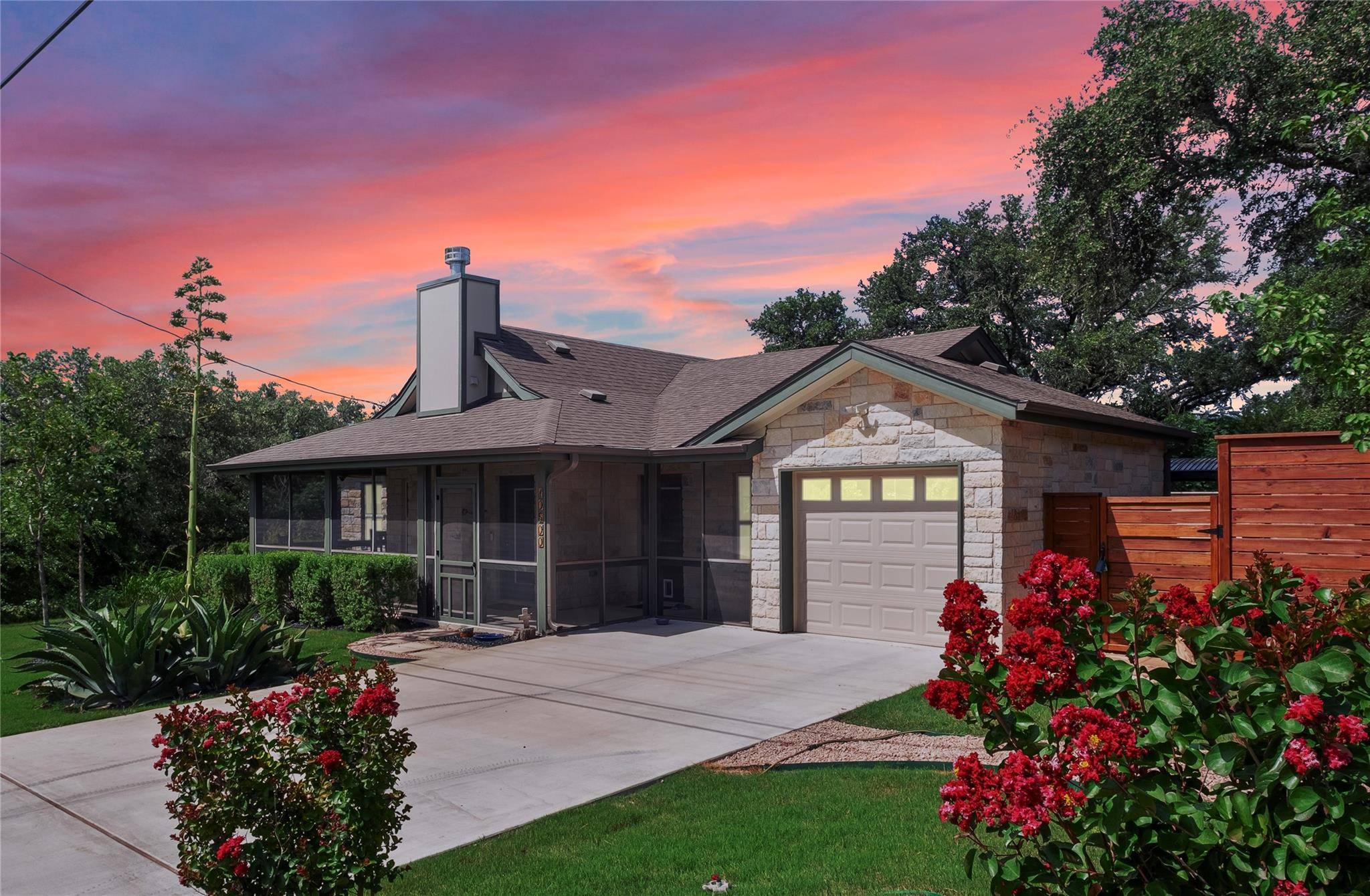 10500 W Lakeview DR, Jonestown, TX 78645