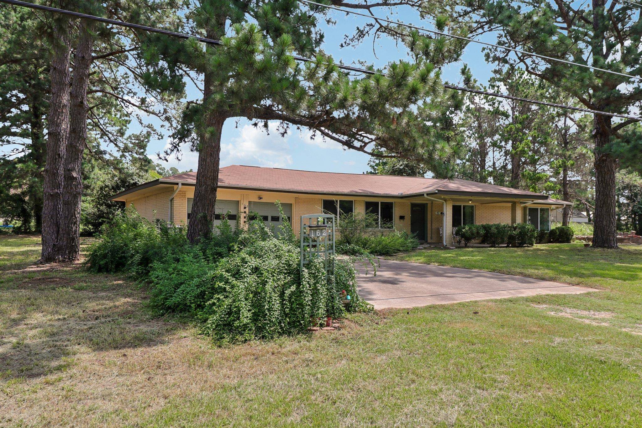 162 Indian Oak DR, Bastrop, TX 78602