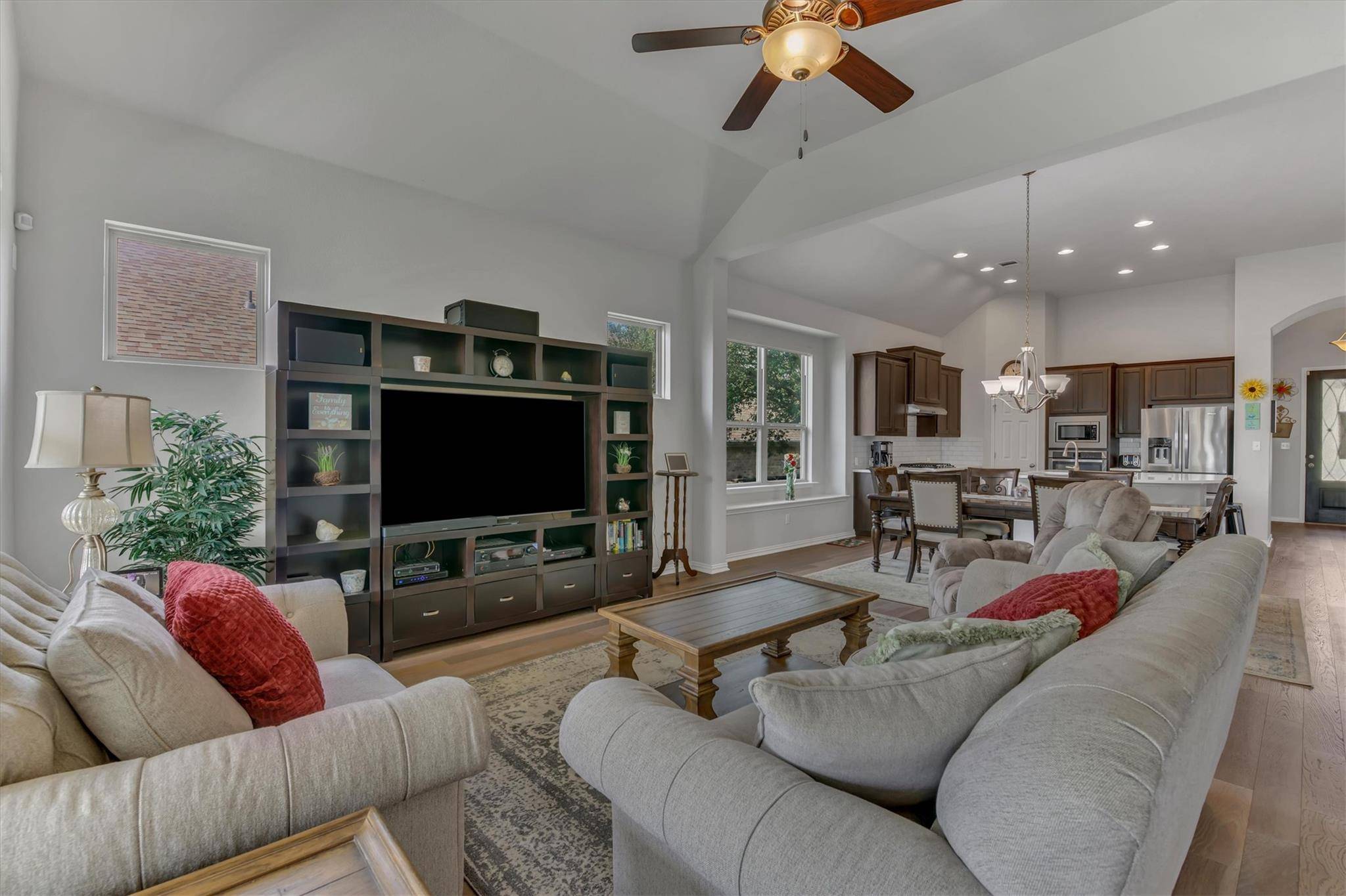 902 Catalina LN, Austin, TX 78737