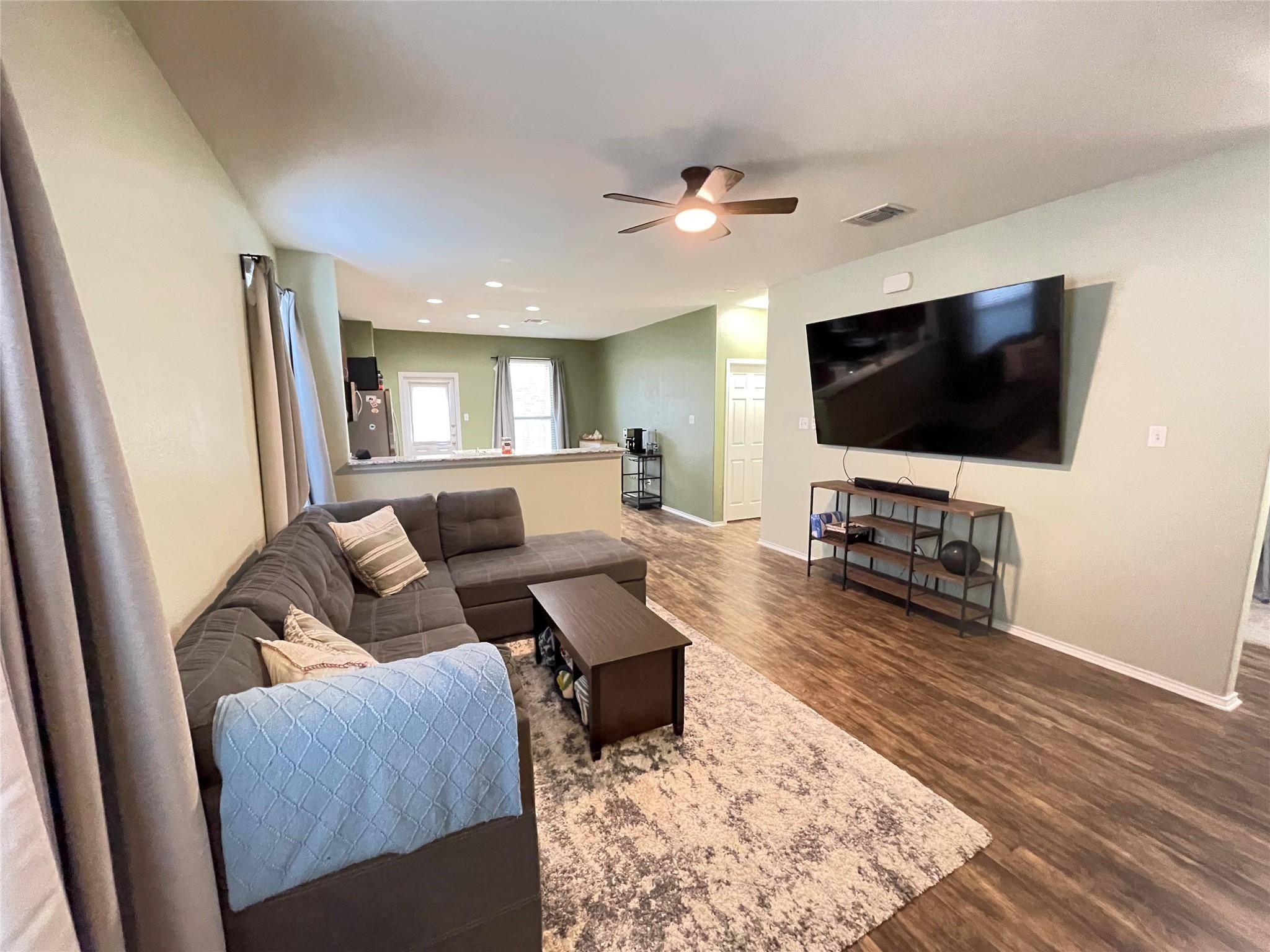 228 La Dera DR, Liberty Hill, TX 78642