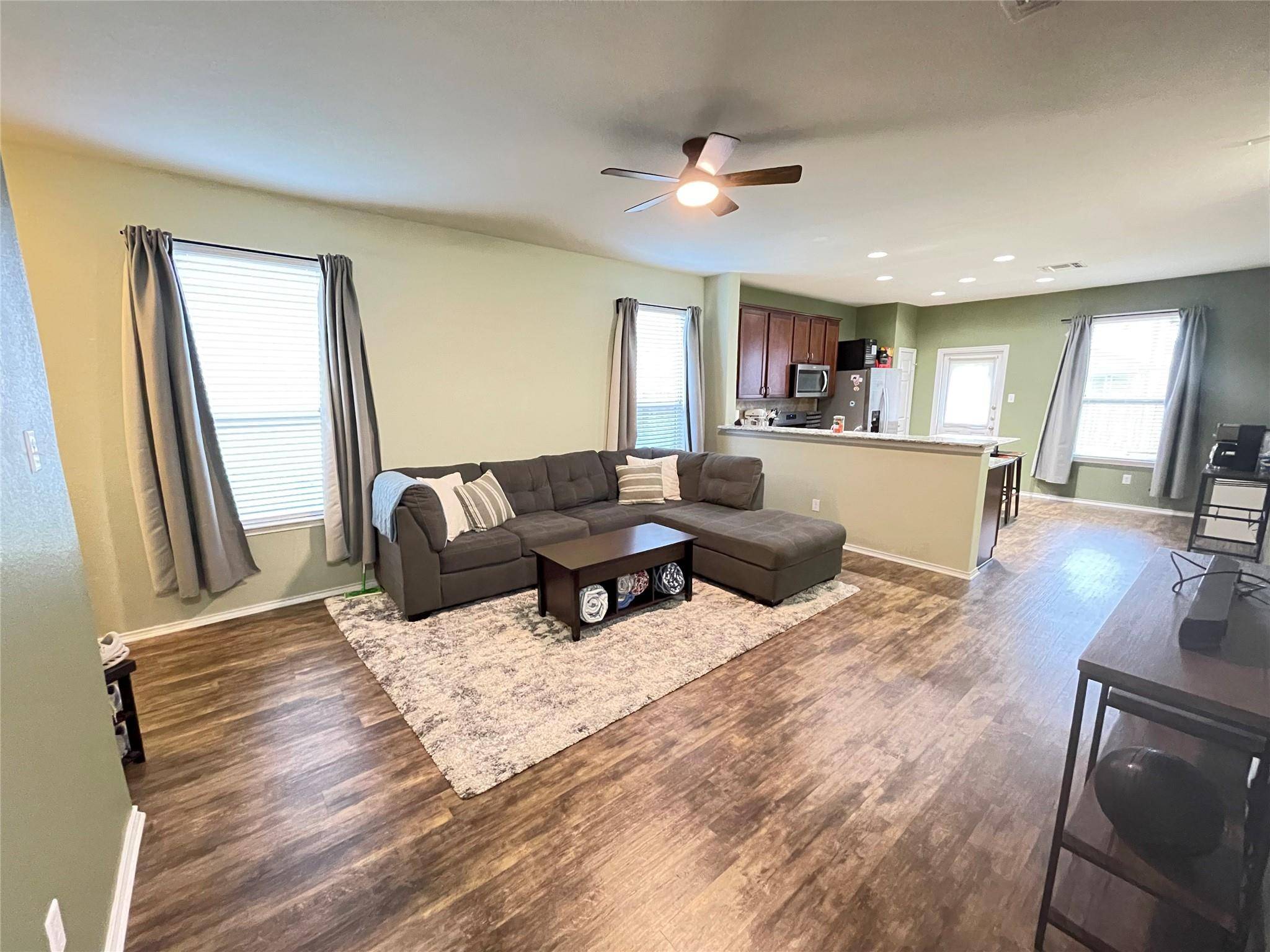 228 La Dera DR, Liberty Hill, TX 78642