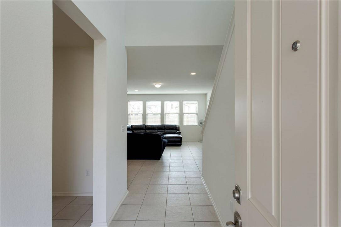 9109 Garnet DR, Austin, TX 78729