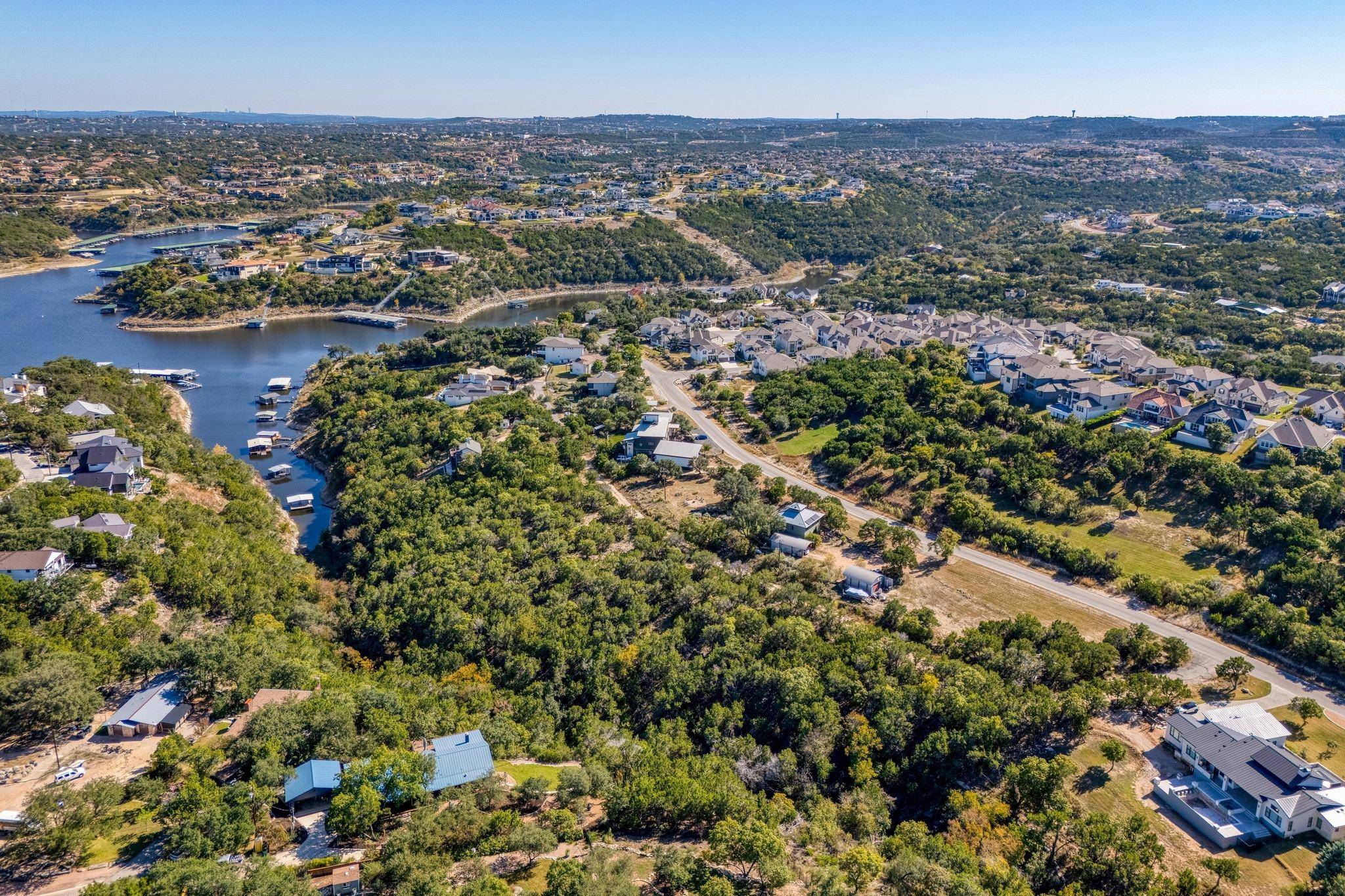 19512 Fisher LN, Spicewood, TX 78669