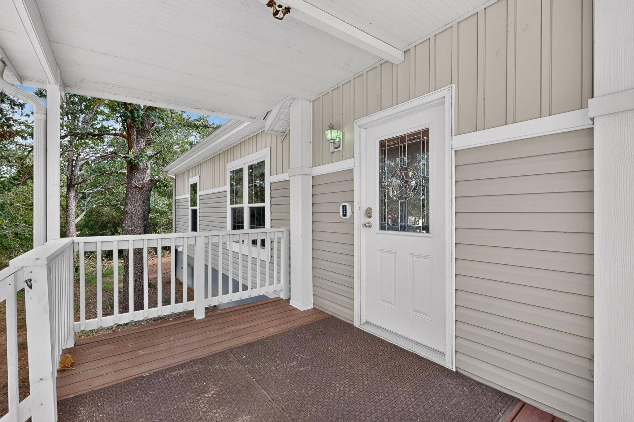 300 Flaming Oak DR, Bastrop, TX 78602