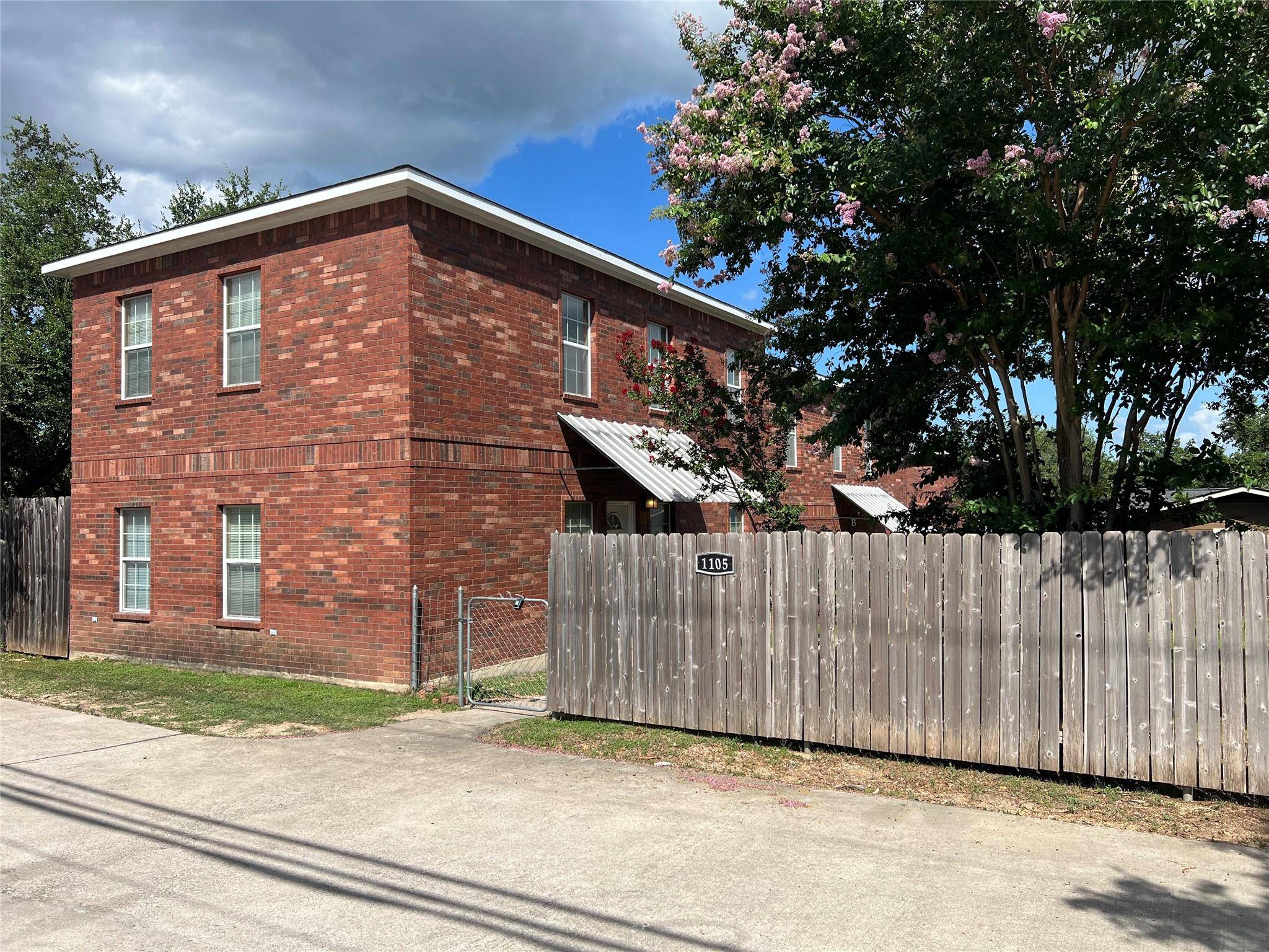 1105 N Cuernavaca DR #A, Austin, TX 78733