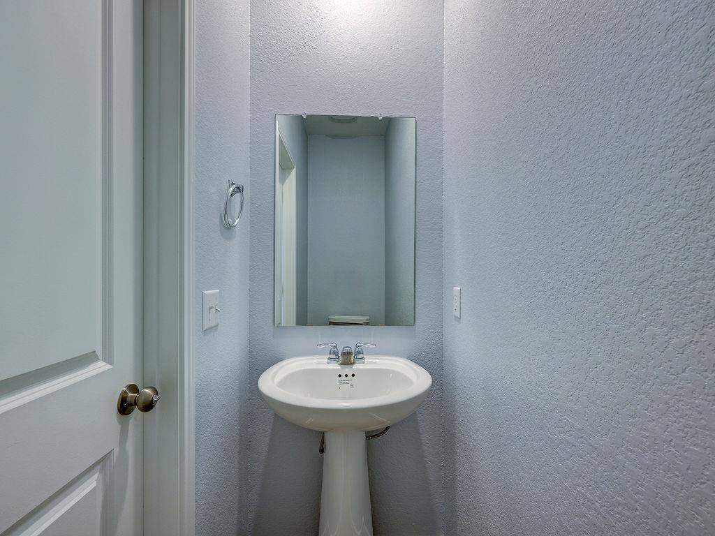 1716 FRONTENAC ST, Leander, TX 78641