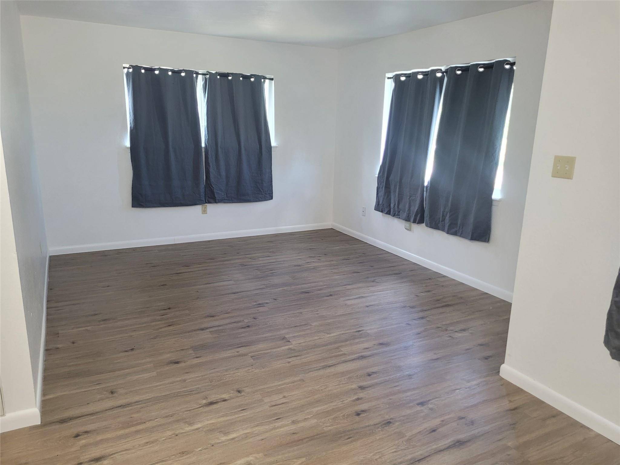 205 2nd Ave #1 & 2, Smithville, TX 78957