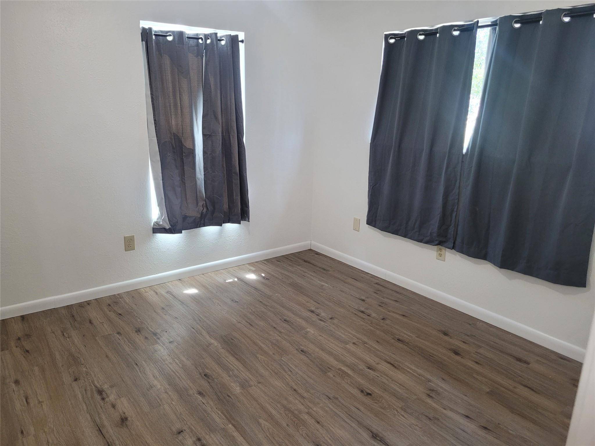 205 2nd Ave #1 & 2, Smithville, TX 78957