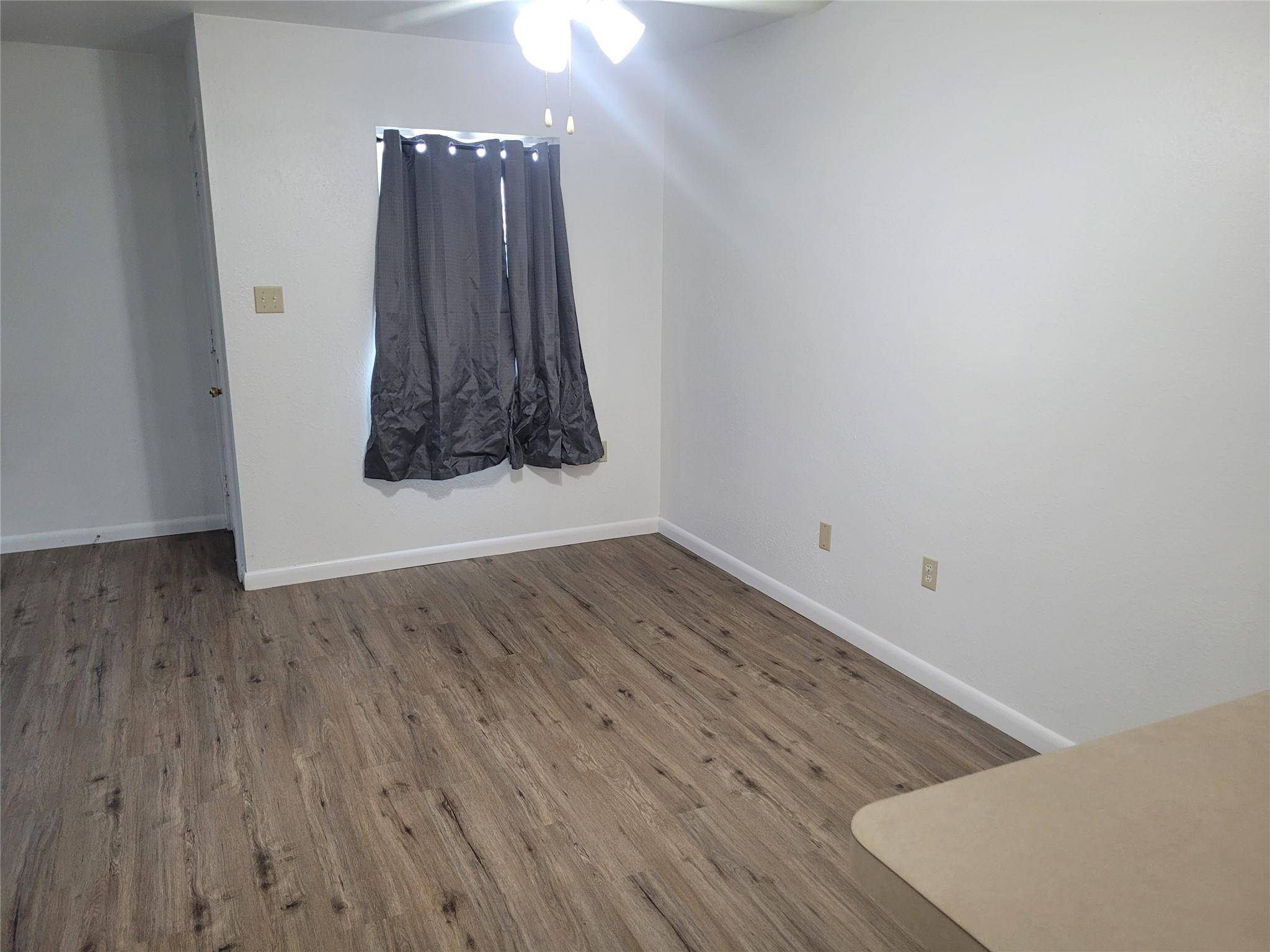 205 2nd Ave #1 & 2, Smithville, TX 78957