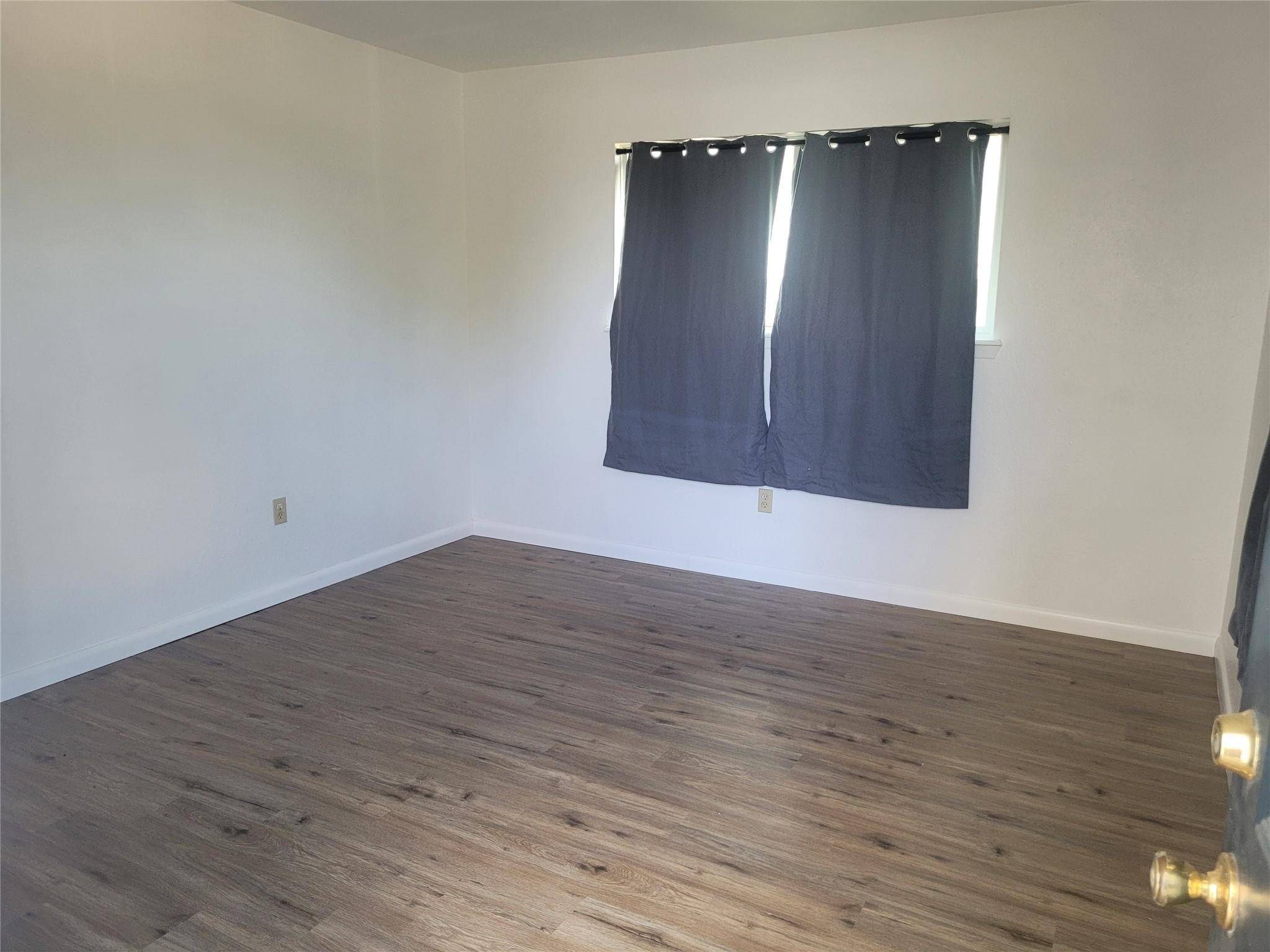 205 2nd Ave #1 & 2, Smithville, TX 78957