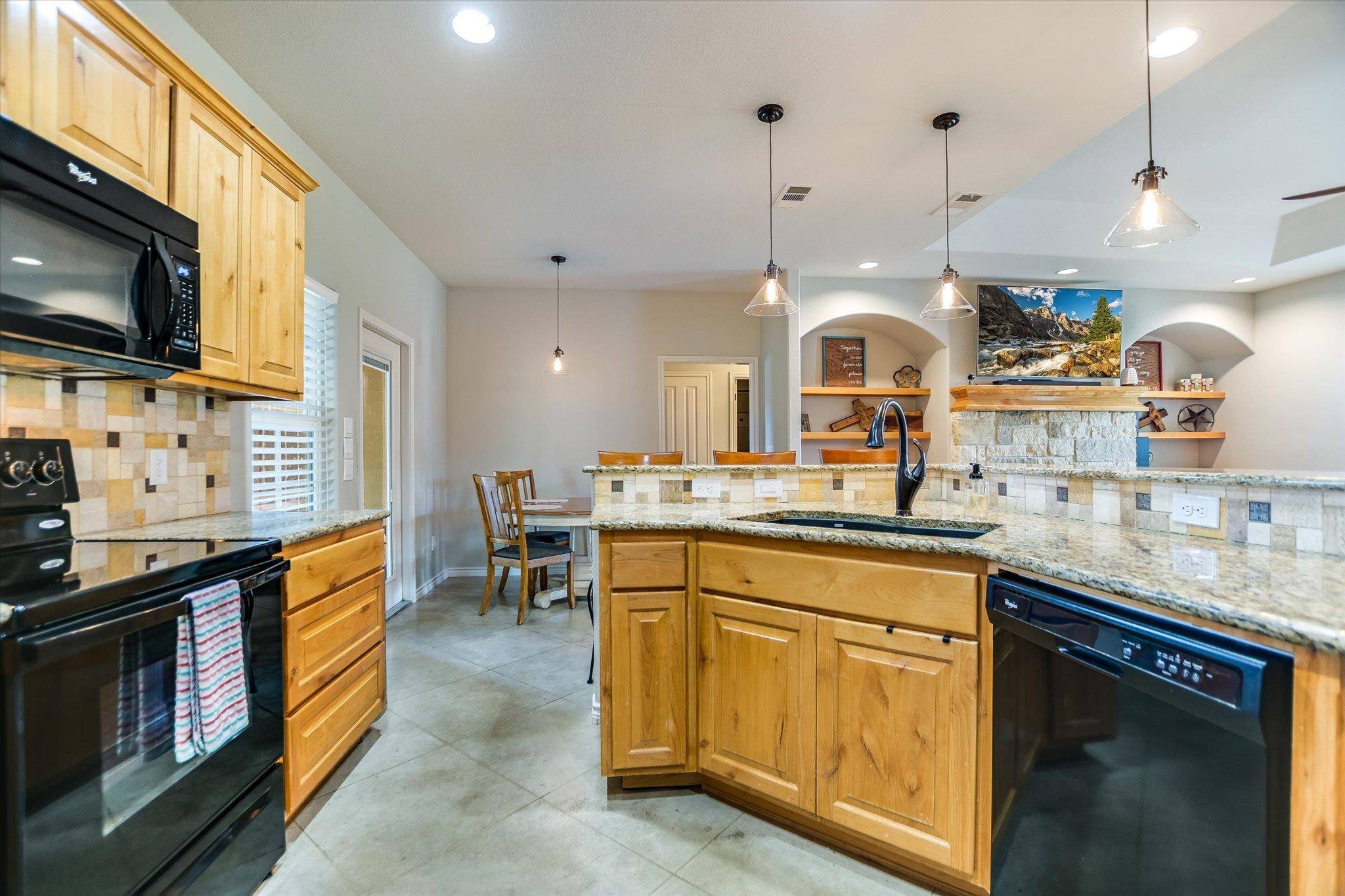 705 Woodland Park DR, Marble Falls, TX 78654